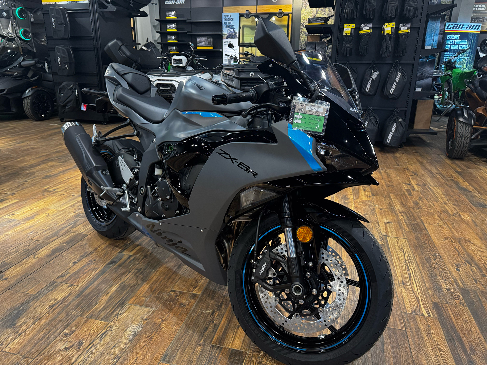 ニューカッスル New 2025 Kawasaki Ninja ZX-4RR ABS, North Mankato MN | Specs