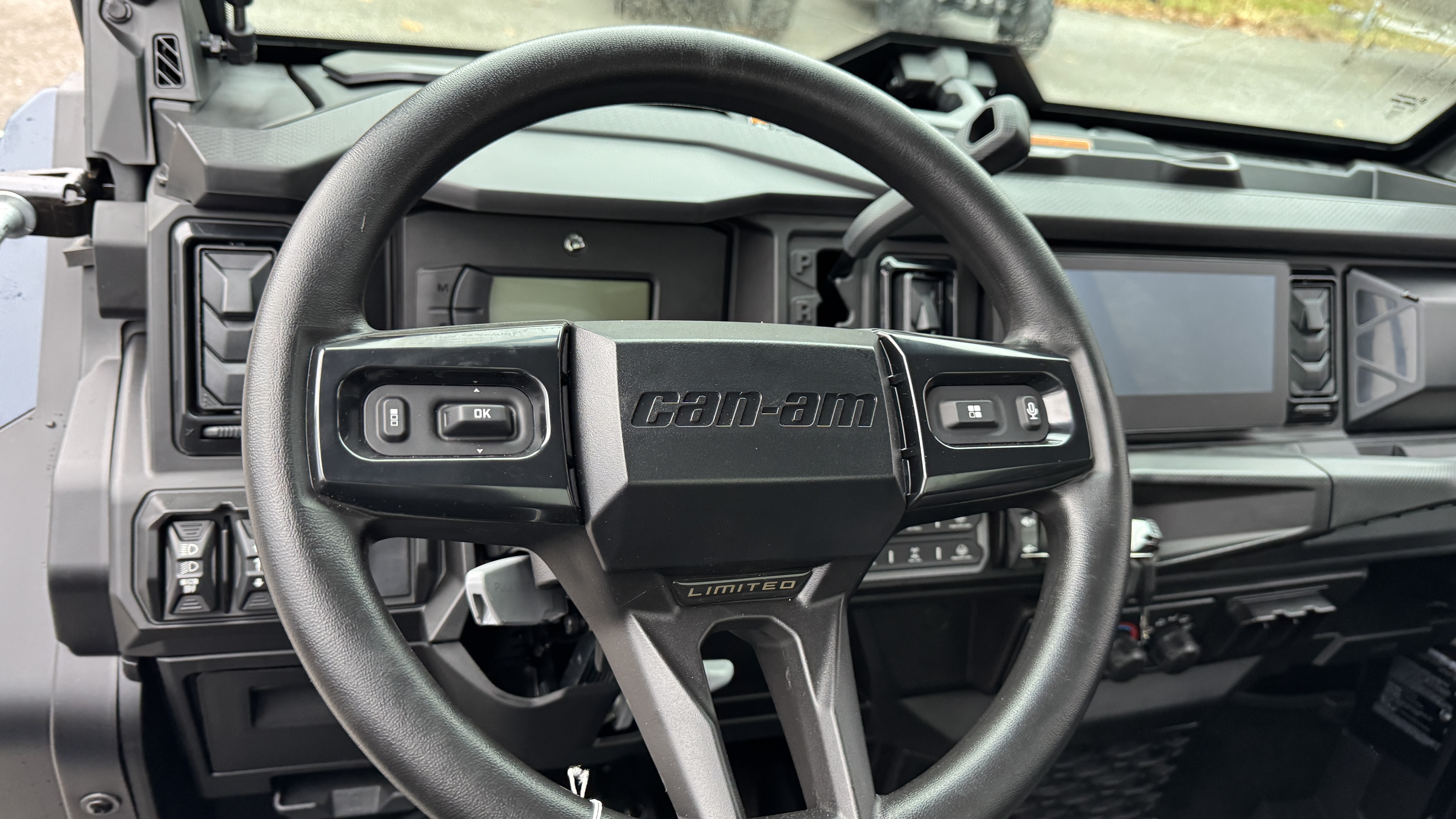 2026 Can-Am™ Defender Limited HD11 8