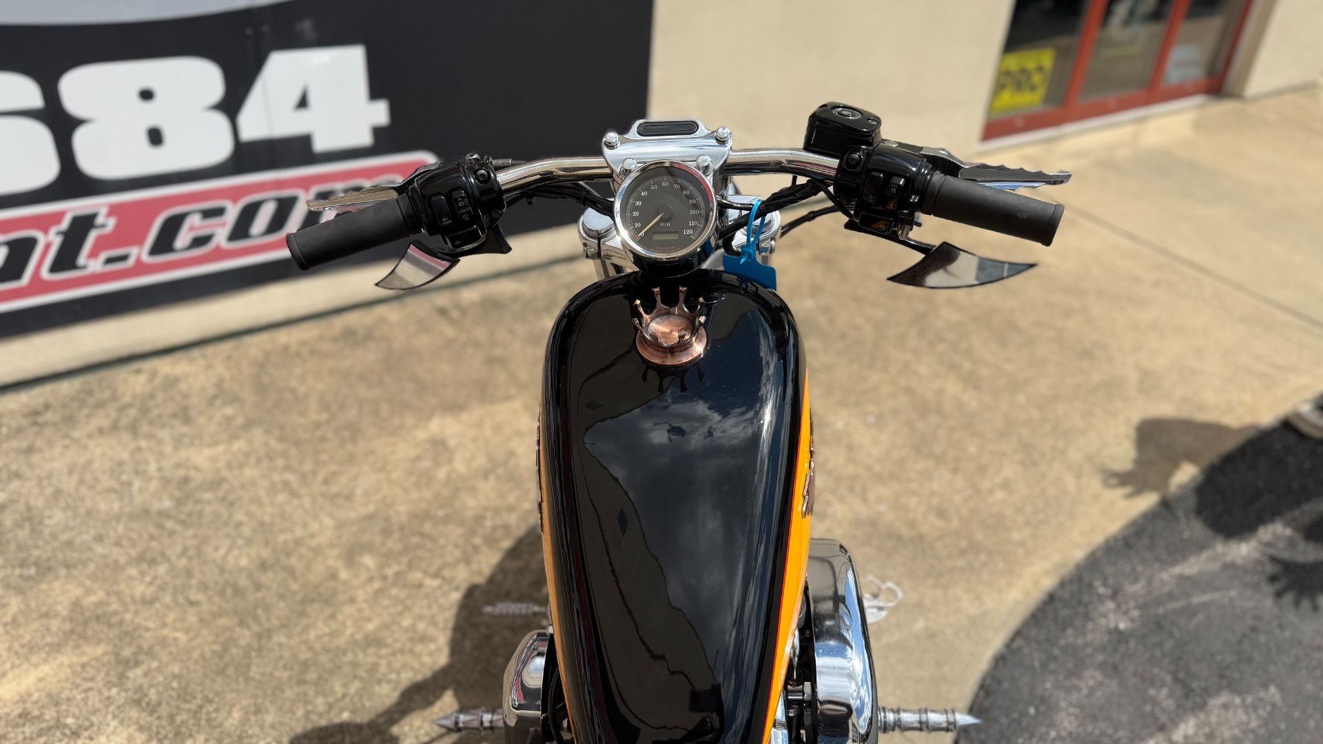 2001 Harley-Davidson XL 1200C Sportster® 1200 Custom 6