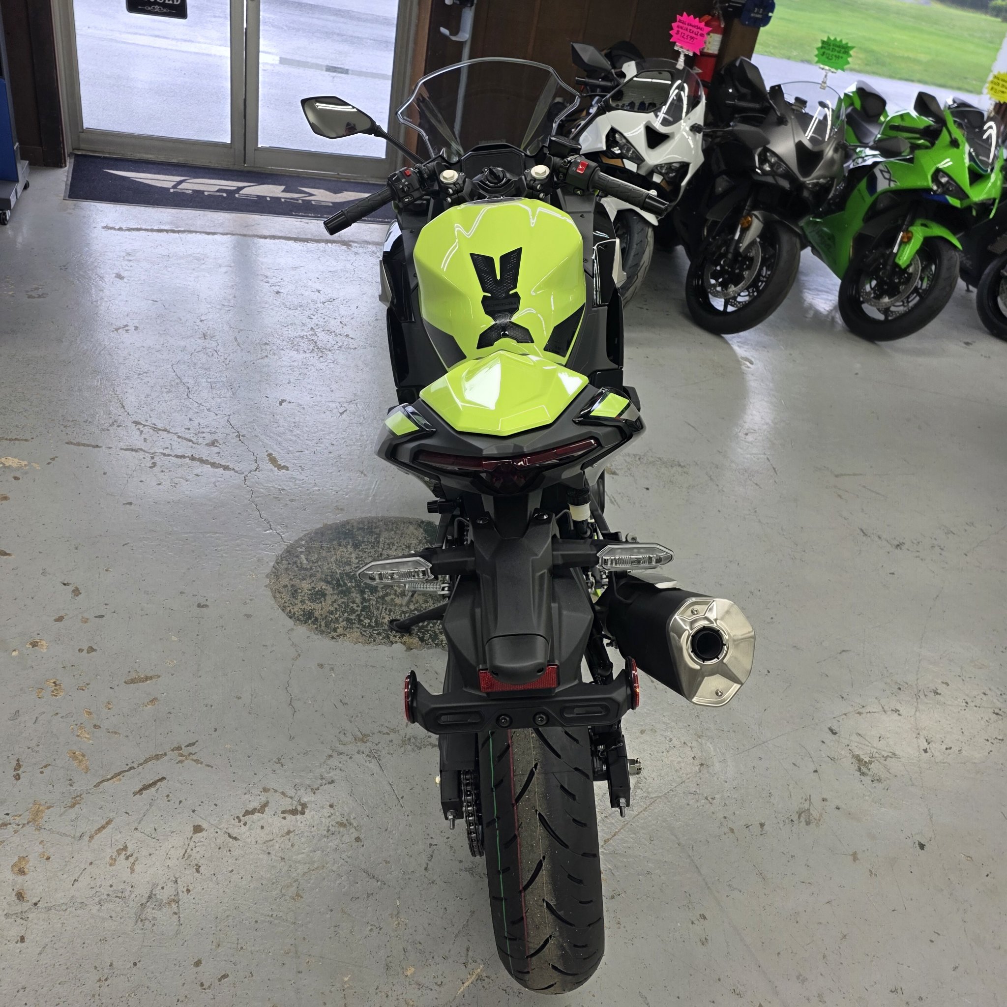 2026 Kawasaki Ninja® 500 SE ABS 4