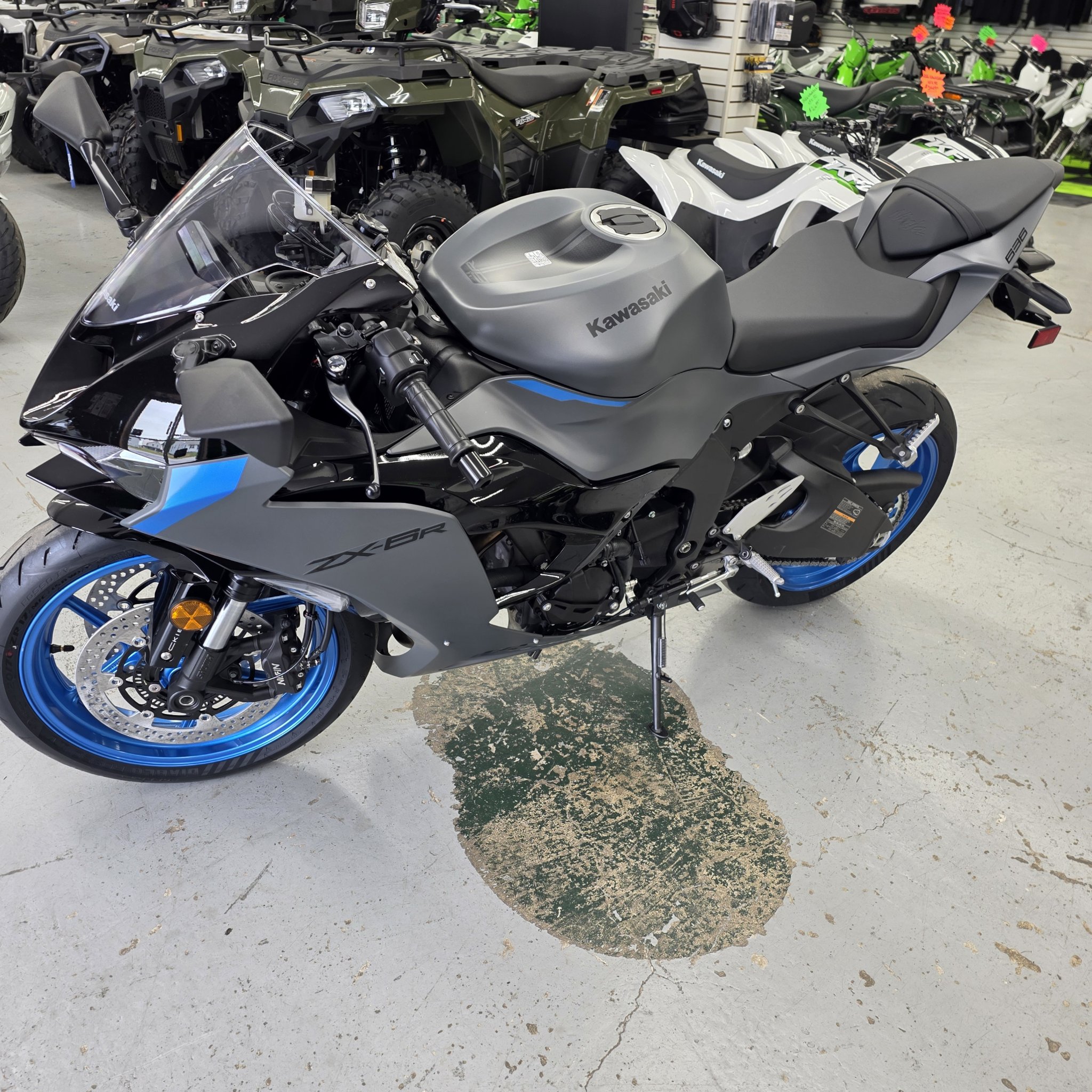 2026 Kawasaki Ninja® ZX-6R ABS 3