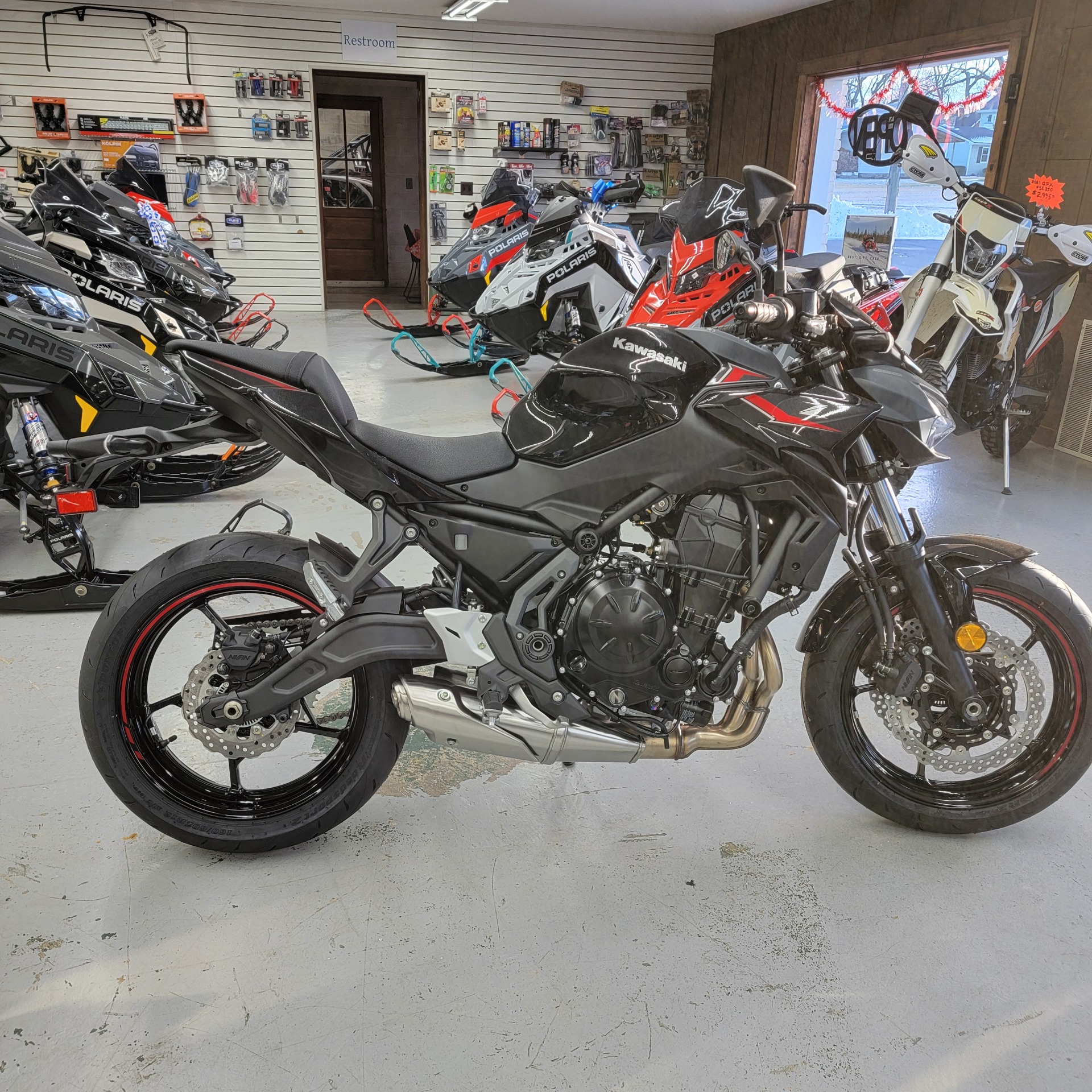 New 2025 Kawasaki Z650 Metallic Matte Dark Gray / Metallic Spark