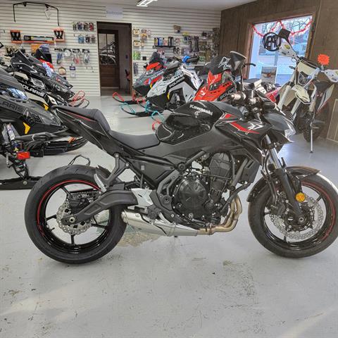 New 2025 Kawasaki Z650 Metallic Matte Dark Gray / Metallic Spark