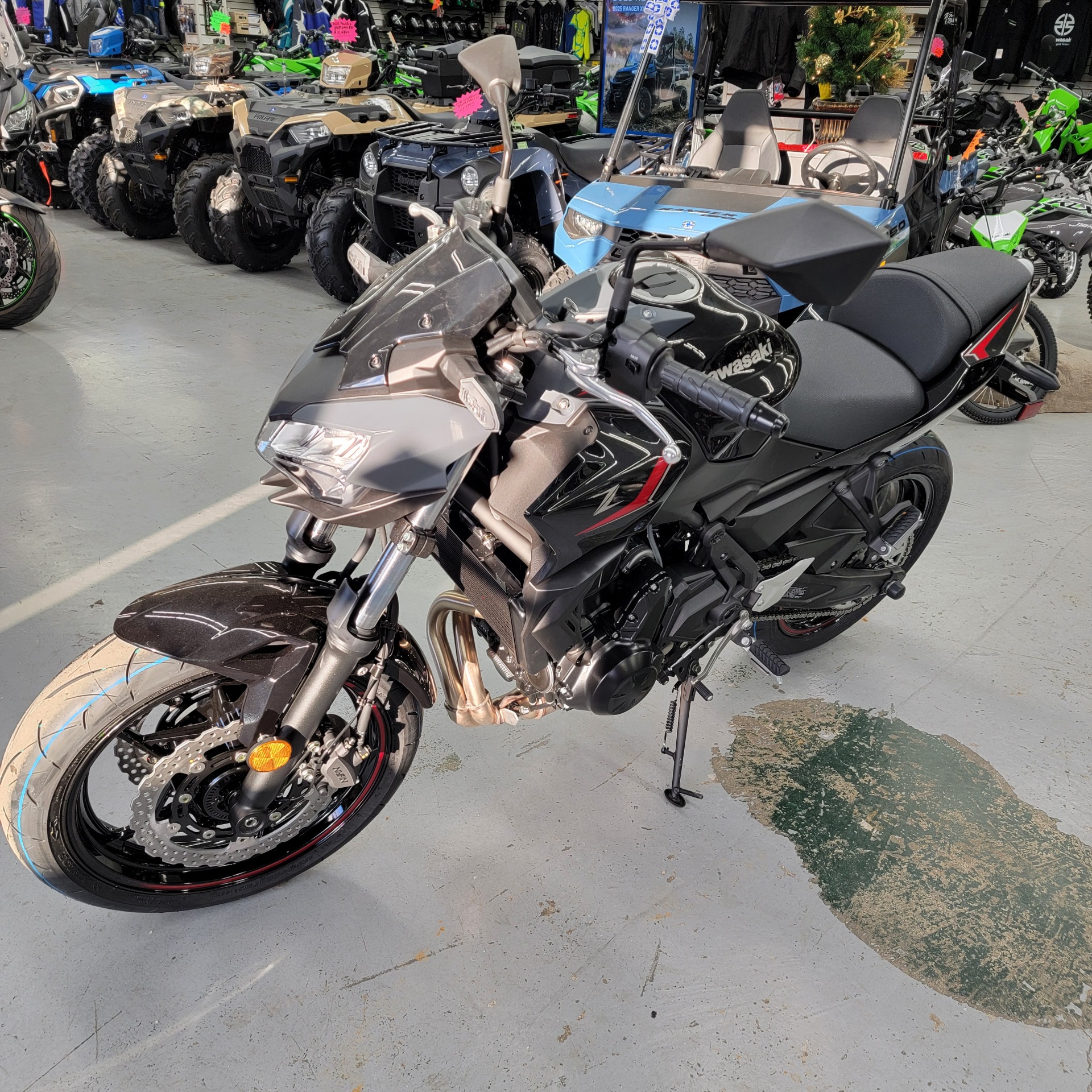New 2025 Kawasaki Z650 Metallic Matte Dark Gray / Metallic Spark