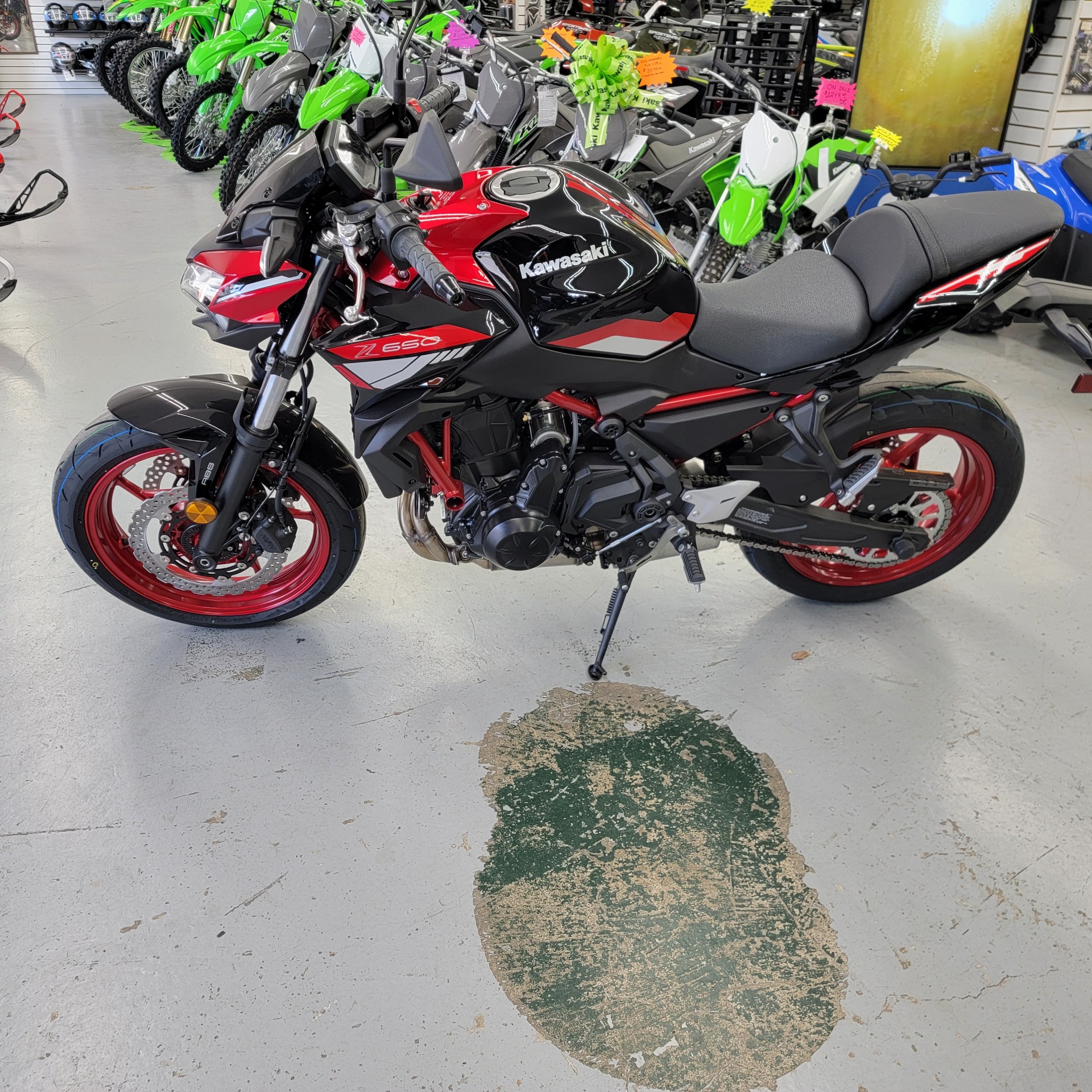 New 2024 Kawasaki Z650 ABS Candy Persimmon Red / Ebony