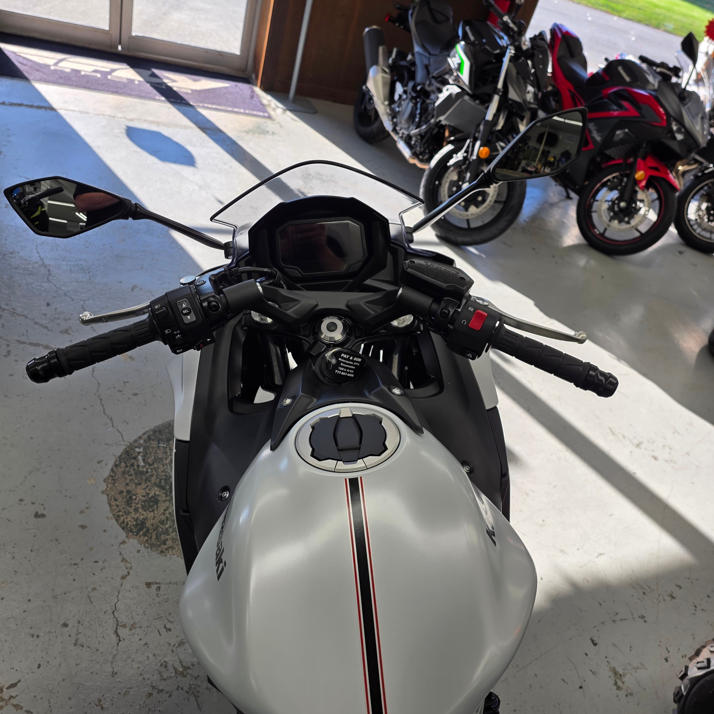 2026 Kawasaki Ninja® 650 ABS 5