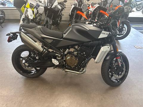 2025 Husqvarna Vitpilen 801