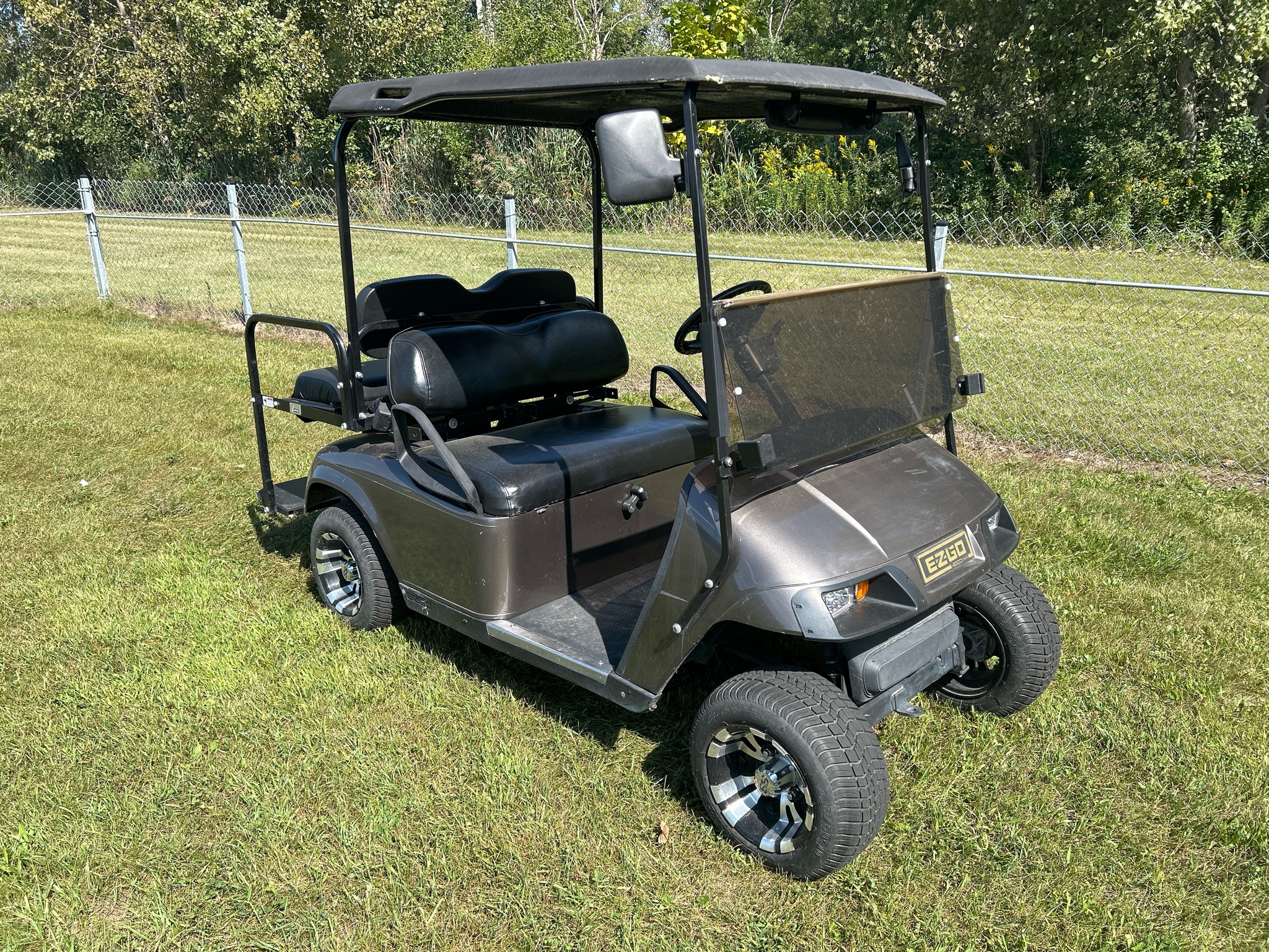2005 EZGO TXT