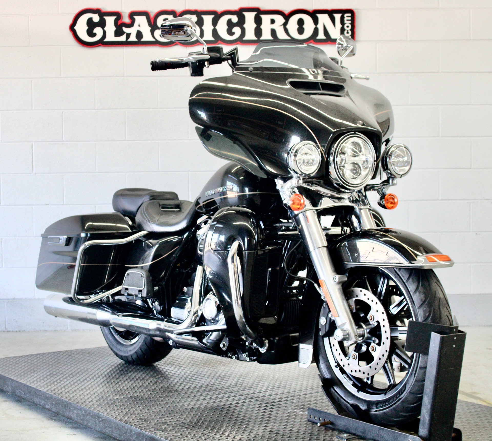 Used 2017 Harley-Davidson Ultra Limited Black Quartz Motorcycles