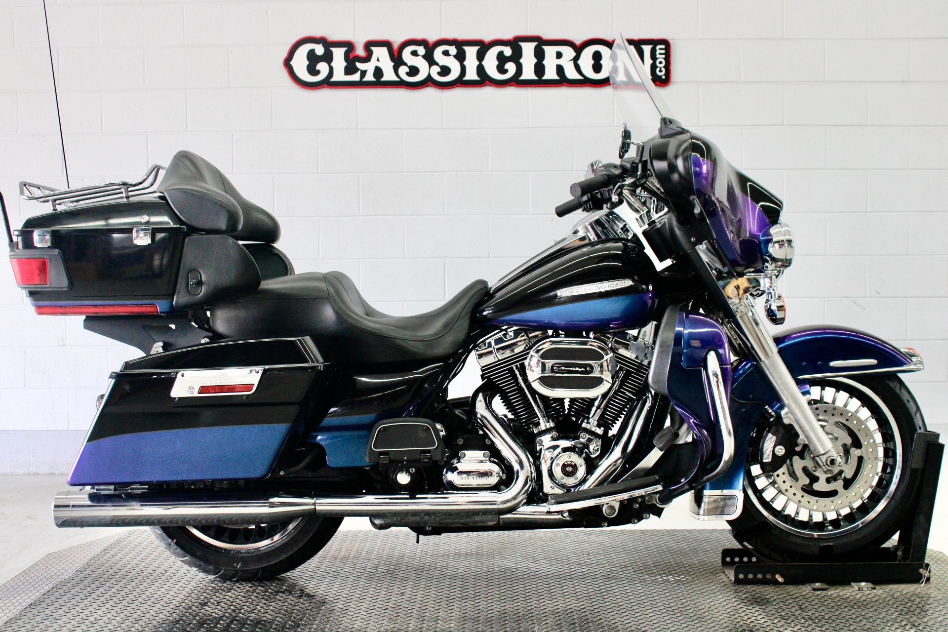 Harley-Davidson Ultra Classic 1/10スケール 1/10) Harley Davidson Classic Motorcycle in The 7,80's