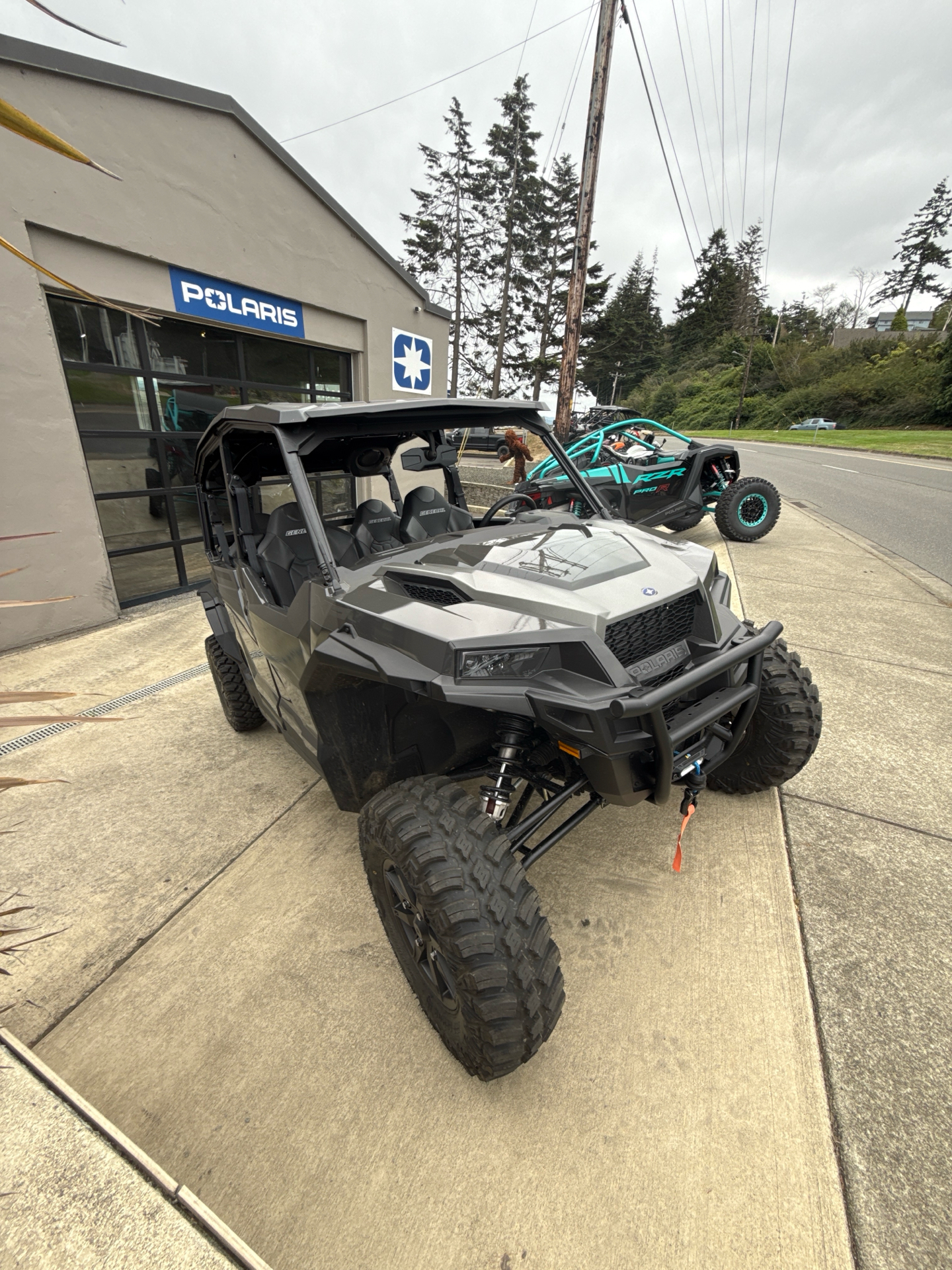 2025 Polaris General XP 4 1000 Ultimate in North Bend, Oregon - Photo 2