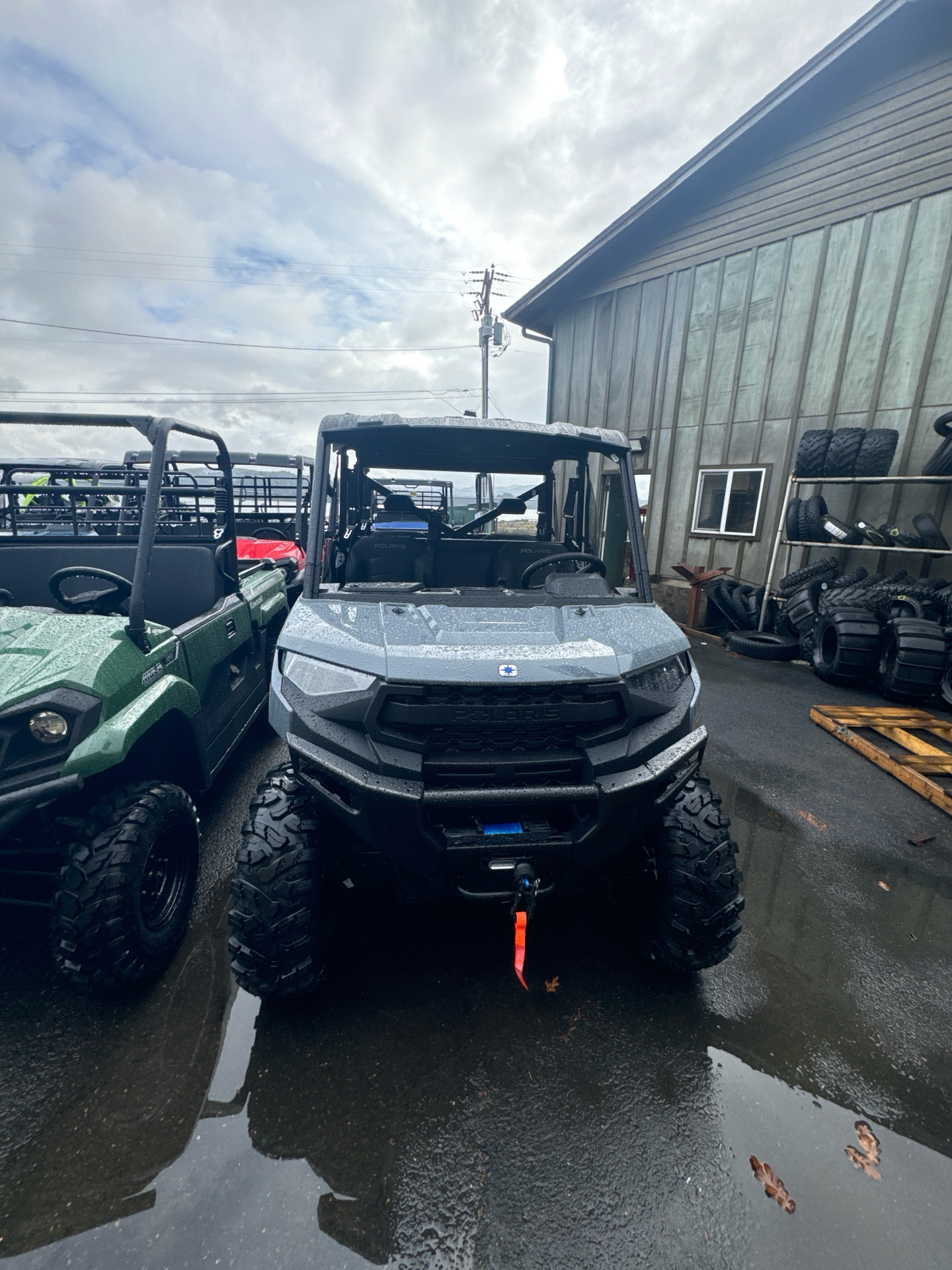 2025 Polaris Ranger Crew XP 1000 Premium in North Bend, Oregon - Photo 2