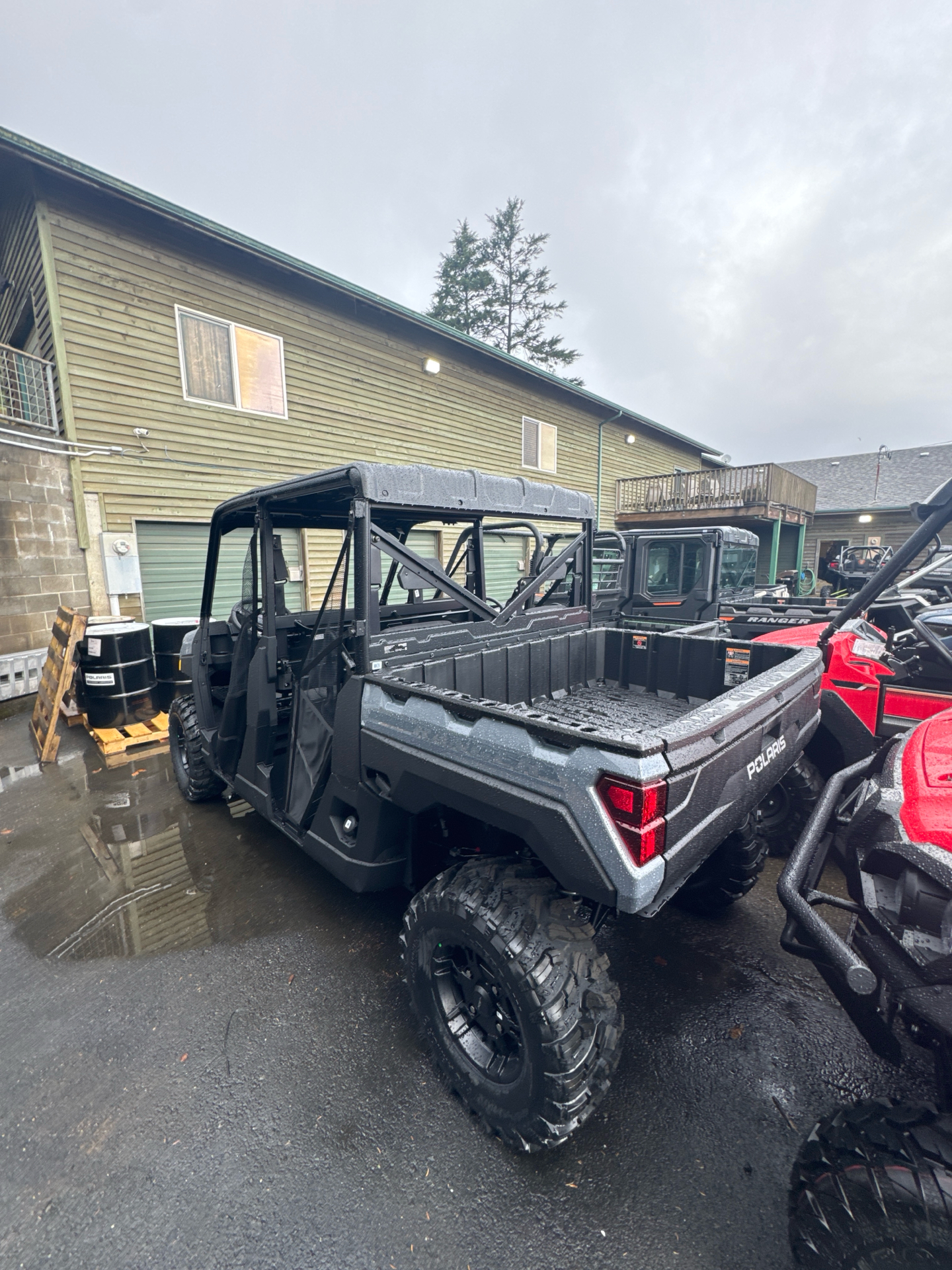 2025 Polaris Ranger Crew XP 1000 Premium in North Bend, Oregon - Photo 3