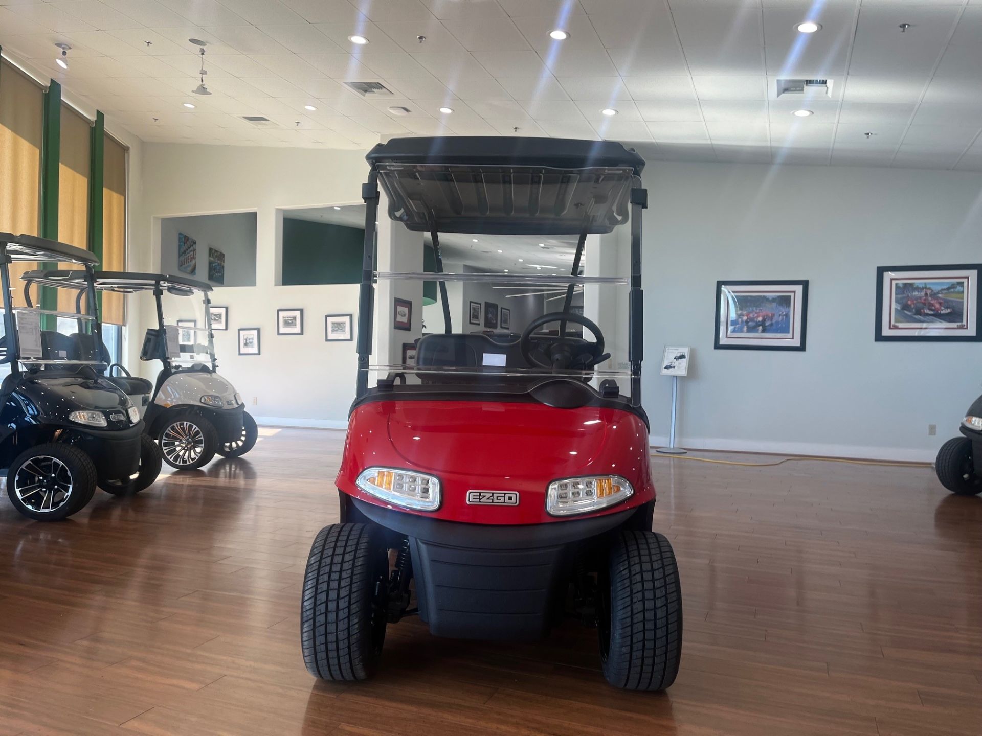 2021 EZGO RXV photo 2