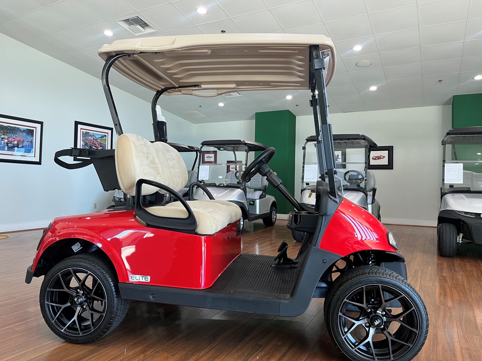 2021 EZGO RXV photo 4