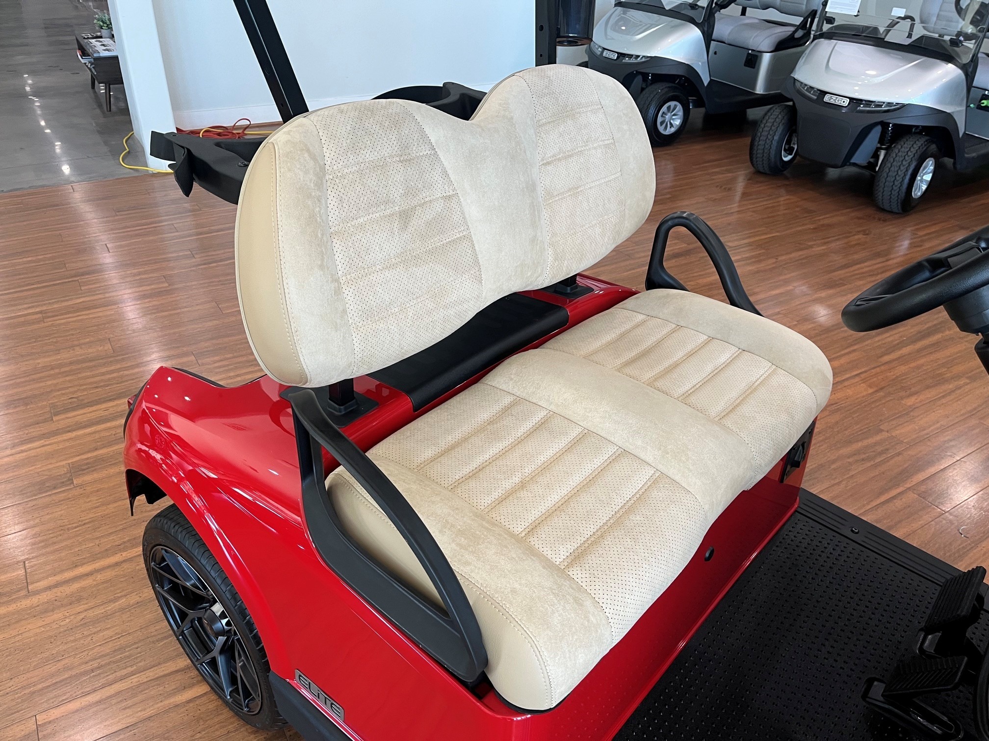 2021 EZGO RXV photo 6