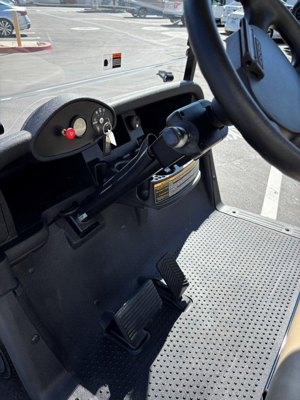 2021 EZGO RXV photo 5