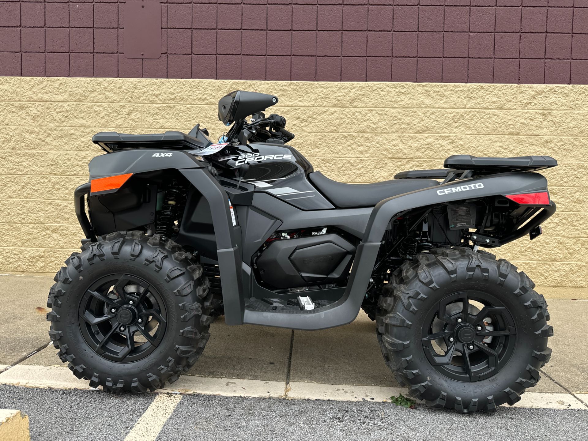 2025  CForce 600 5