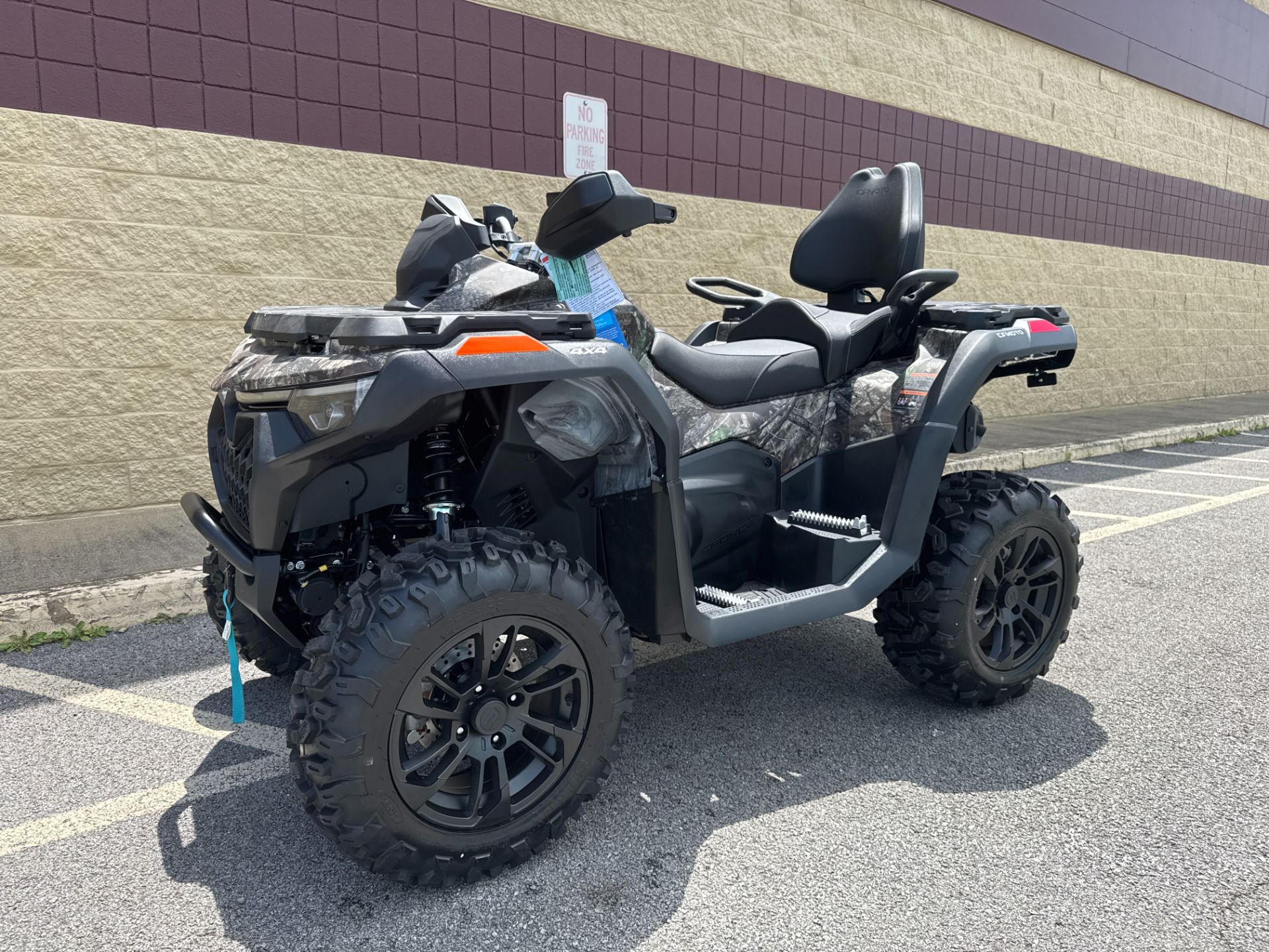 2025  CForce 600 Touring 1