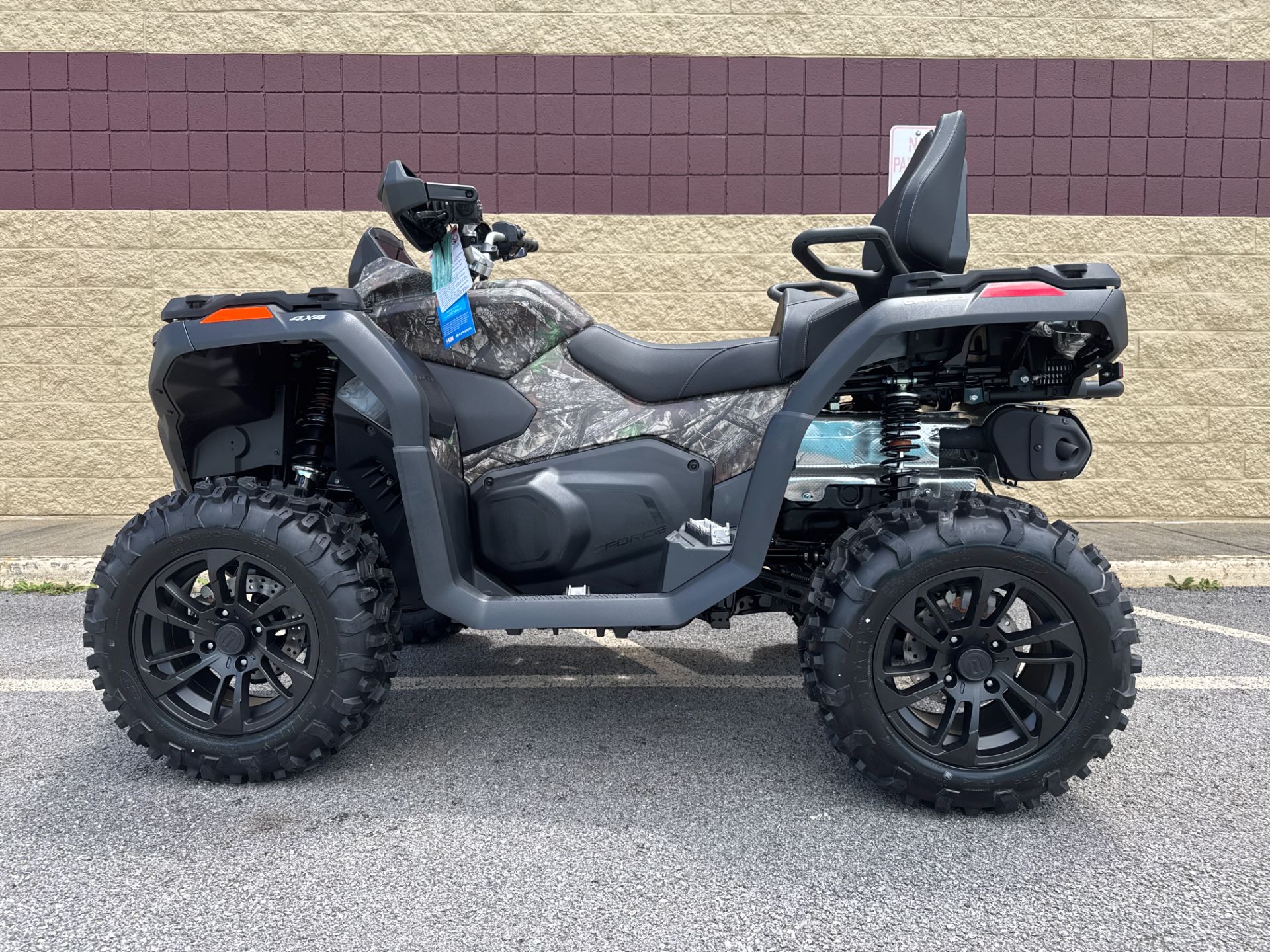 2025  CForce 600 Touring 6