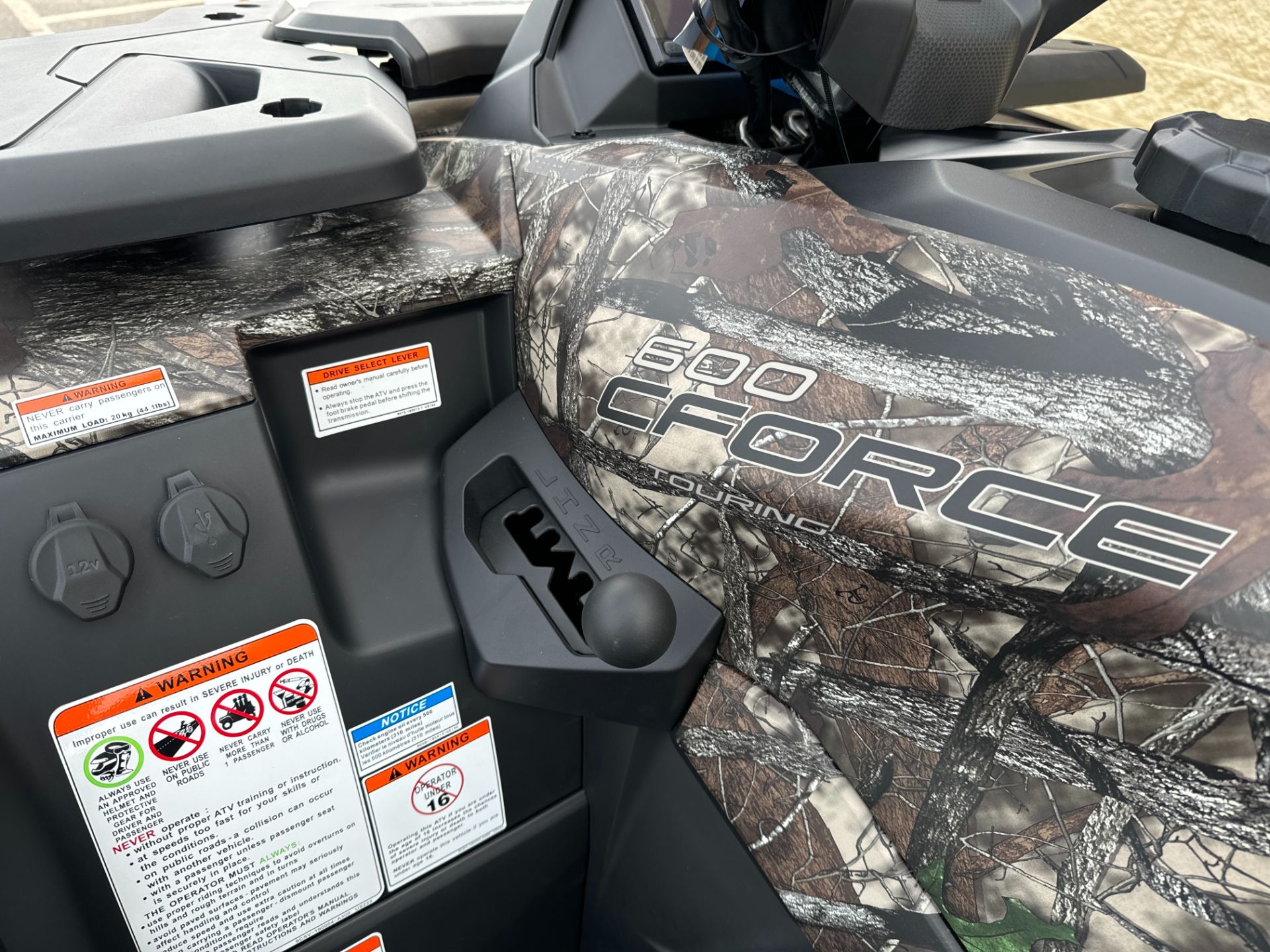 2025  CForce 600 Touring 6
