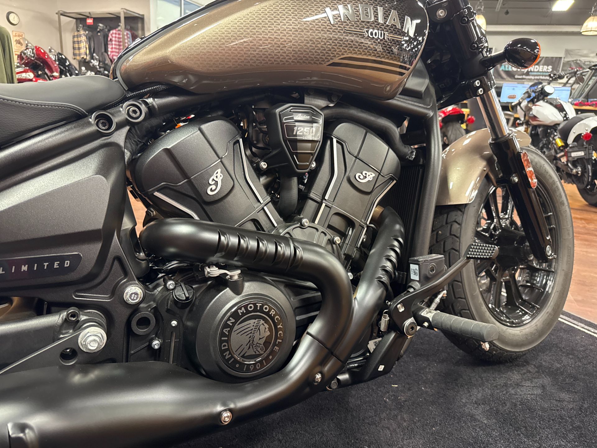 2025  Scout® Bobber Limited +Tech 9