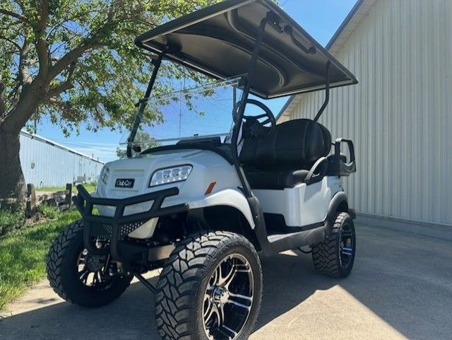 2027  Onward 4 Passenger Standard Lifted HP Lithium for sale 1298147