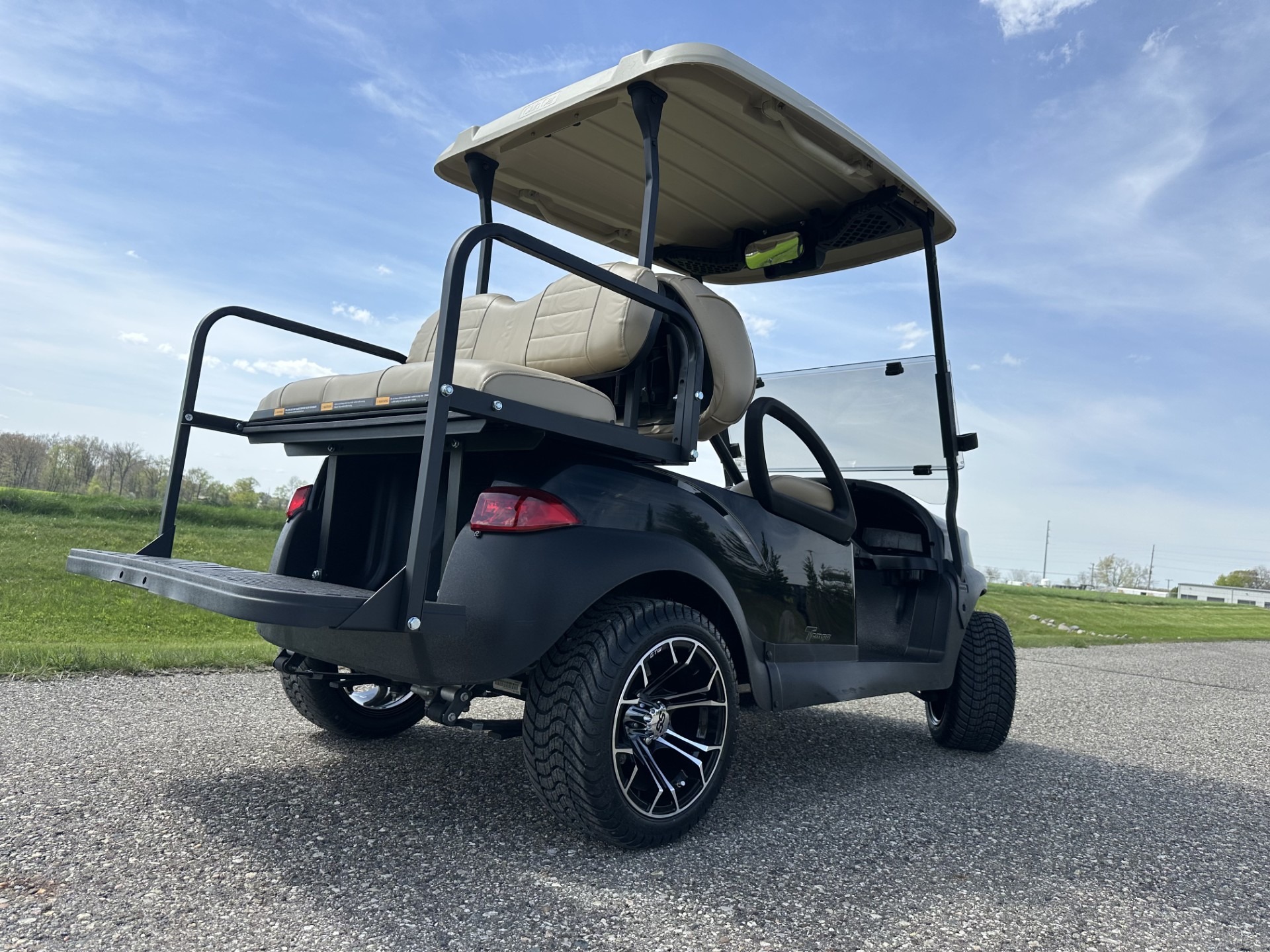 2020  Tempo Electric 3
