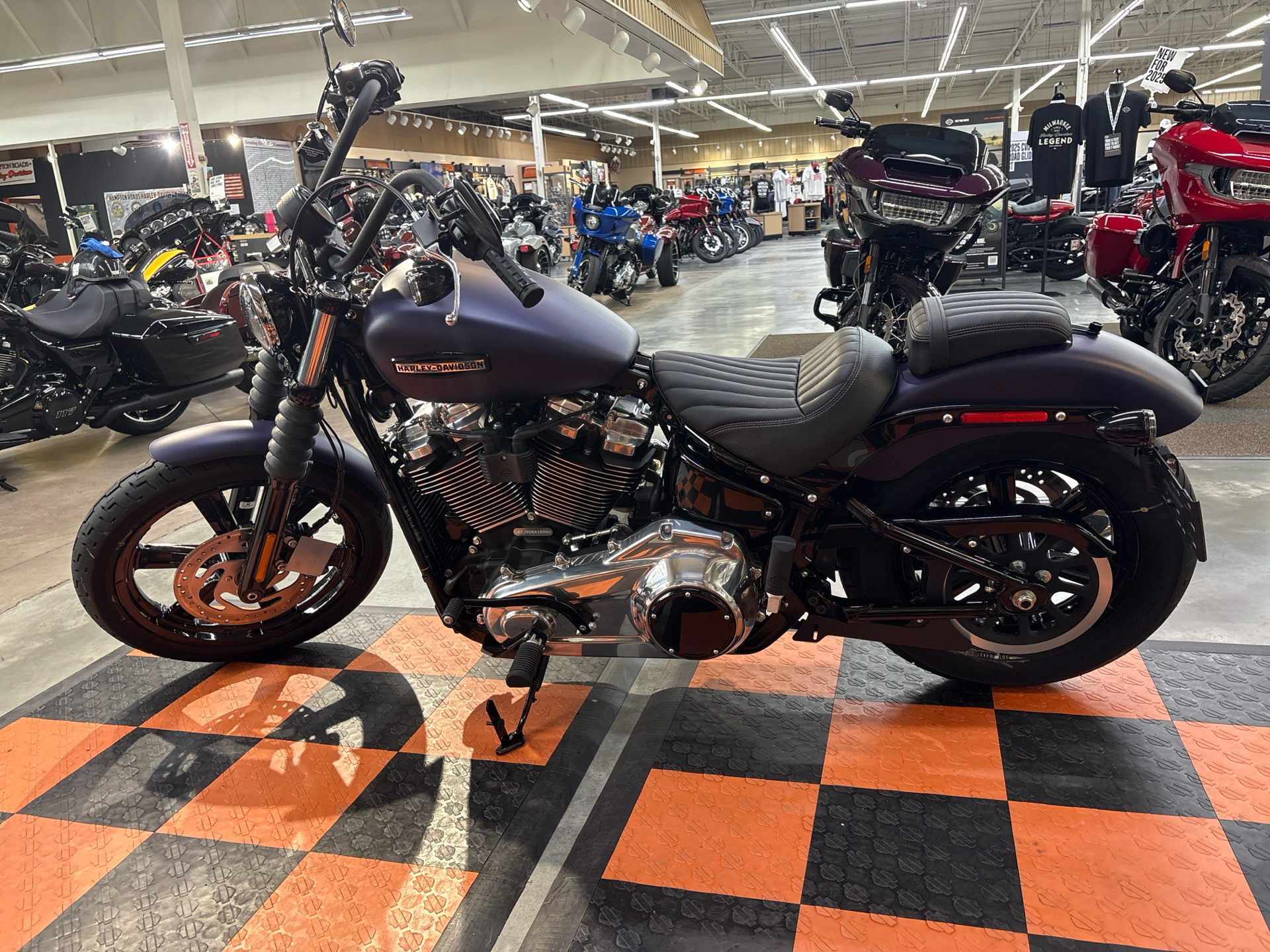 New 2025 Harley-Davidson Street Bob® Motorcycle - Specs