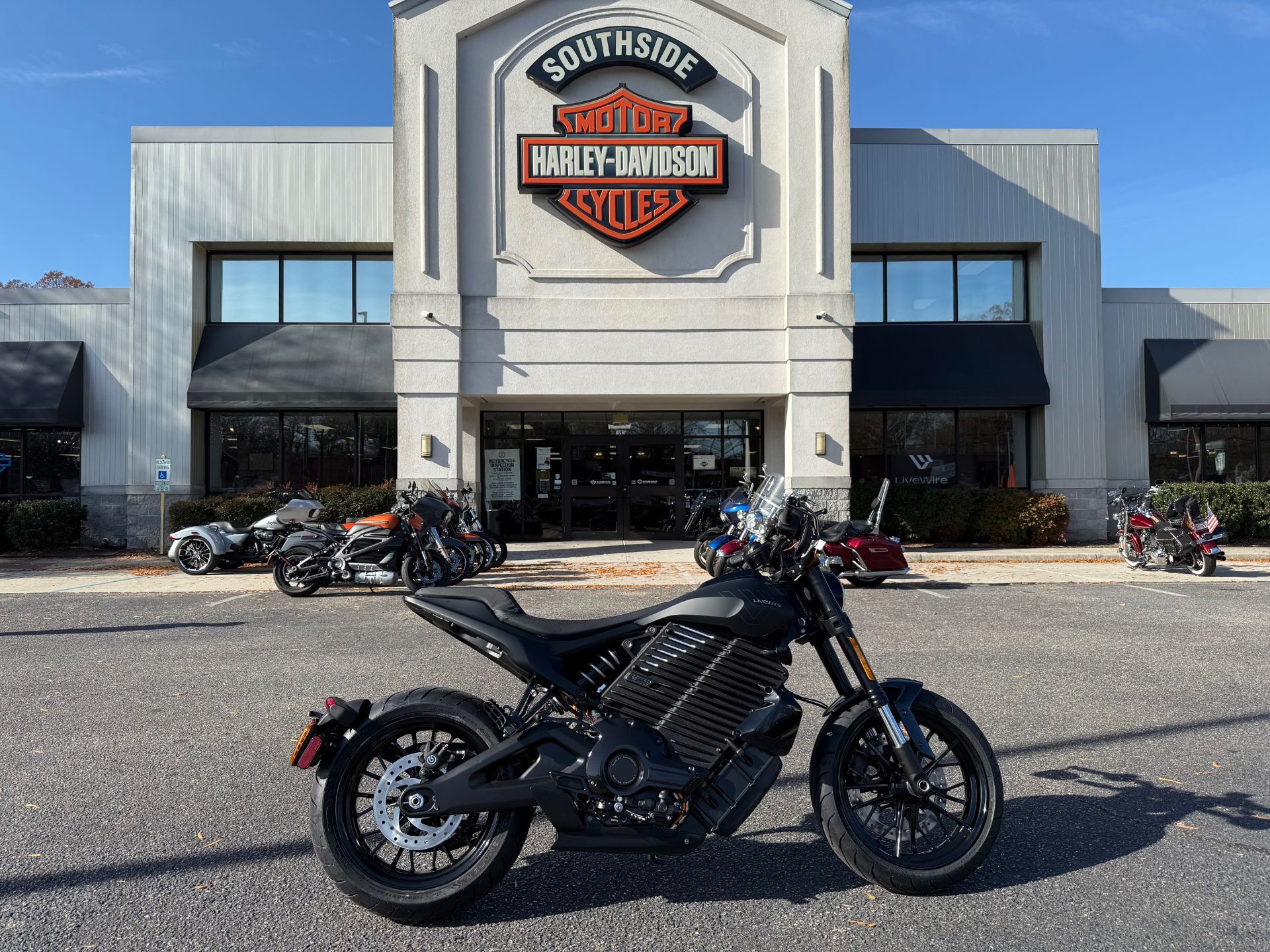 New 2025 LiveWire S2 Alpinista™ Asphalt Black Motorcycles in