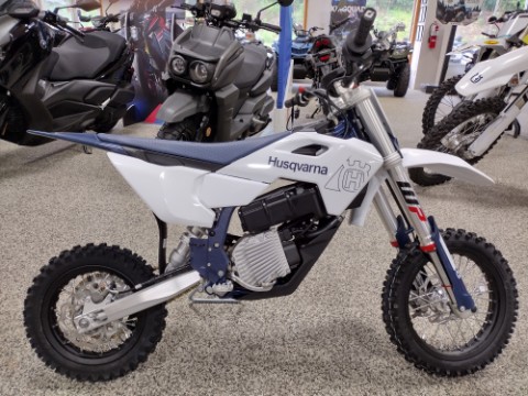 2027 Husqvarna EE 5