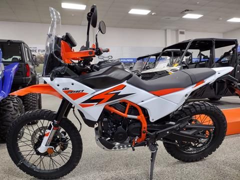 2026 KTM 390 Adventure R 2