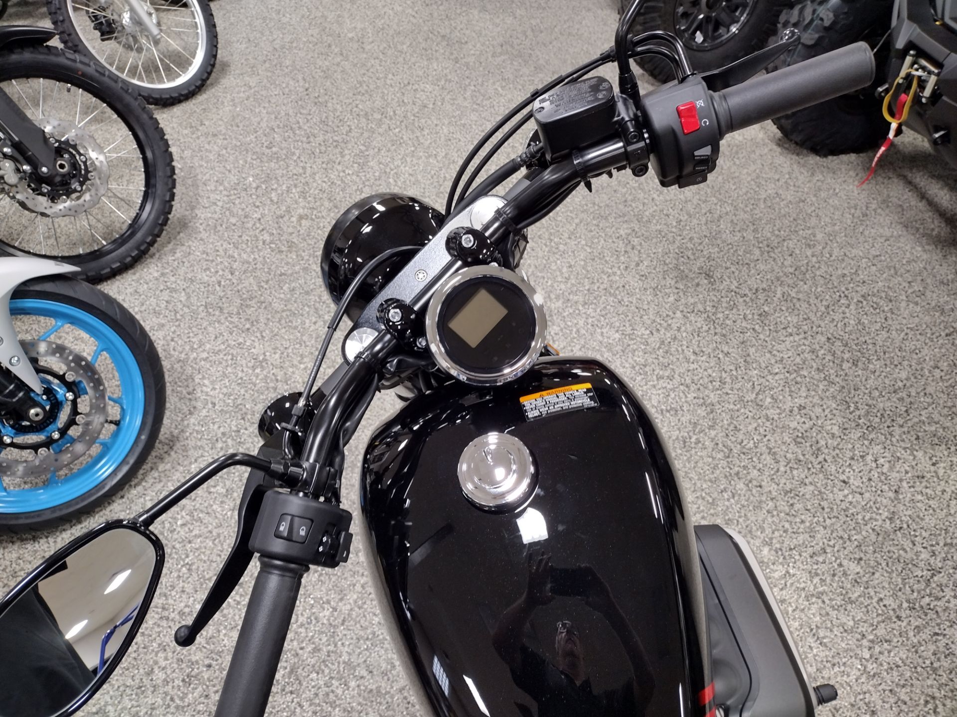 2025 Yamaha Bolt R-Spec 5