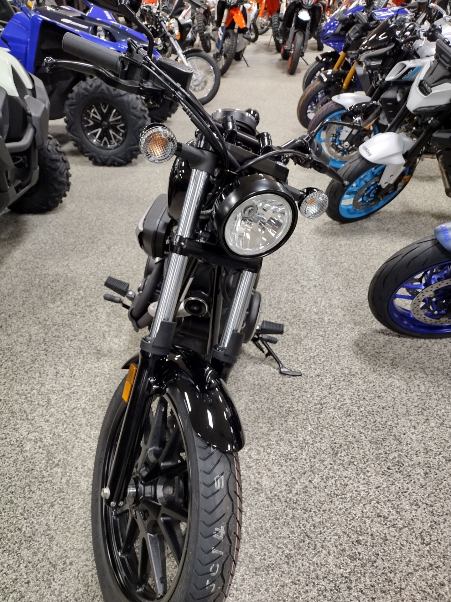 2025 Yamaha Bolt R-Spec 6