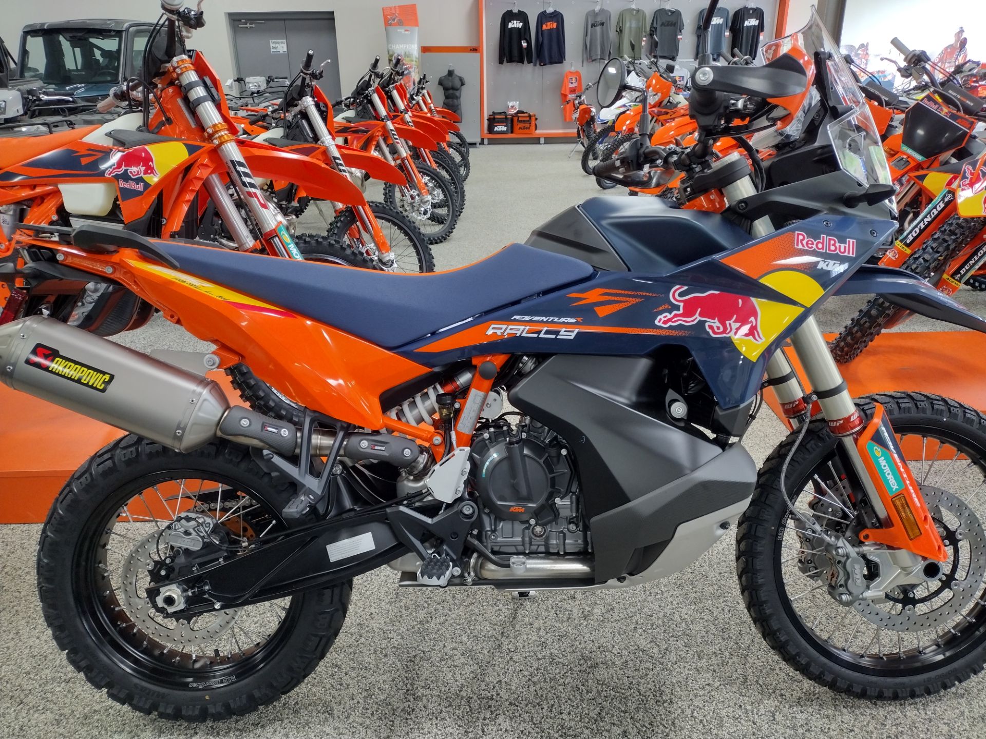 2027 890 Adventure R Rally