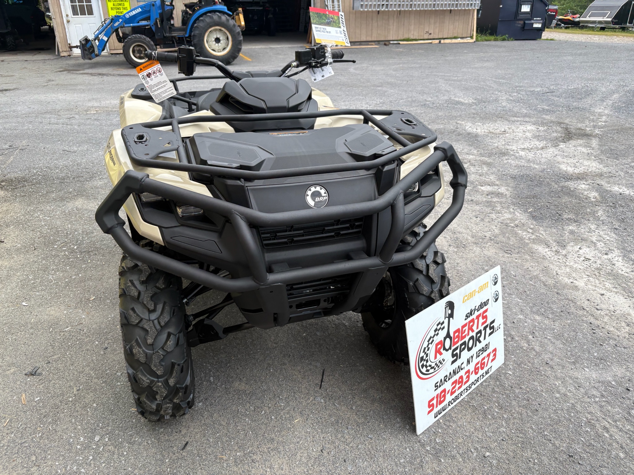 2026 Can-Am™ Outlander PRO XU HD7 4