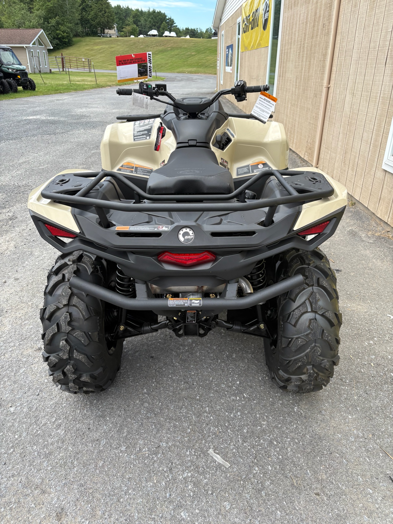 2026 Can-Am™ Outlander PRO XU HD7 6
