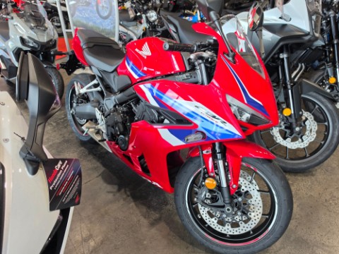 2026 Honda CBR650R E-Clutch