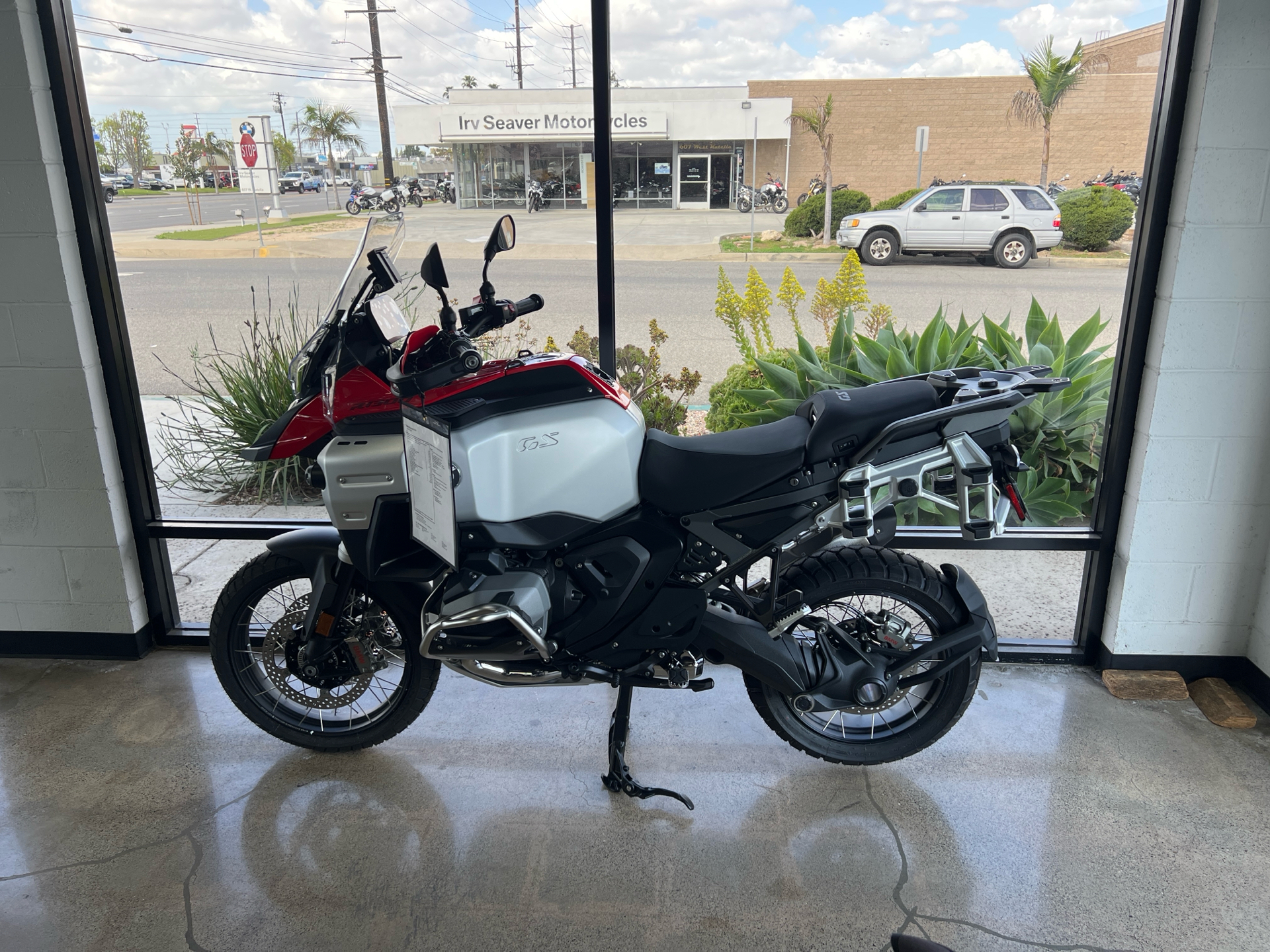 R1200GSを快適に走らせるためのシート＆ブラケット アールズギア
