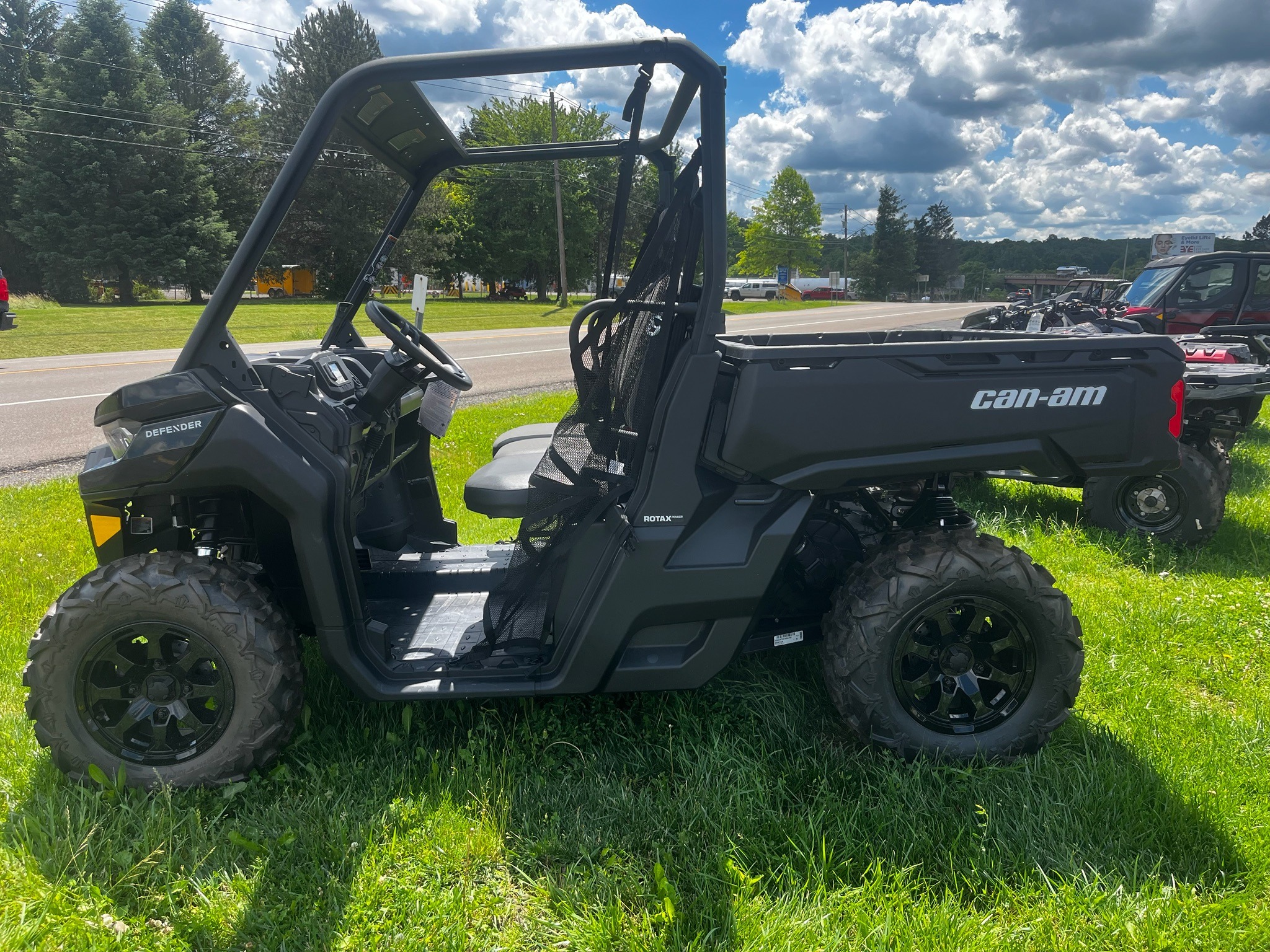 2026 Can-Am™ Defender XT HD9 4