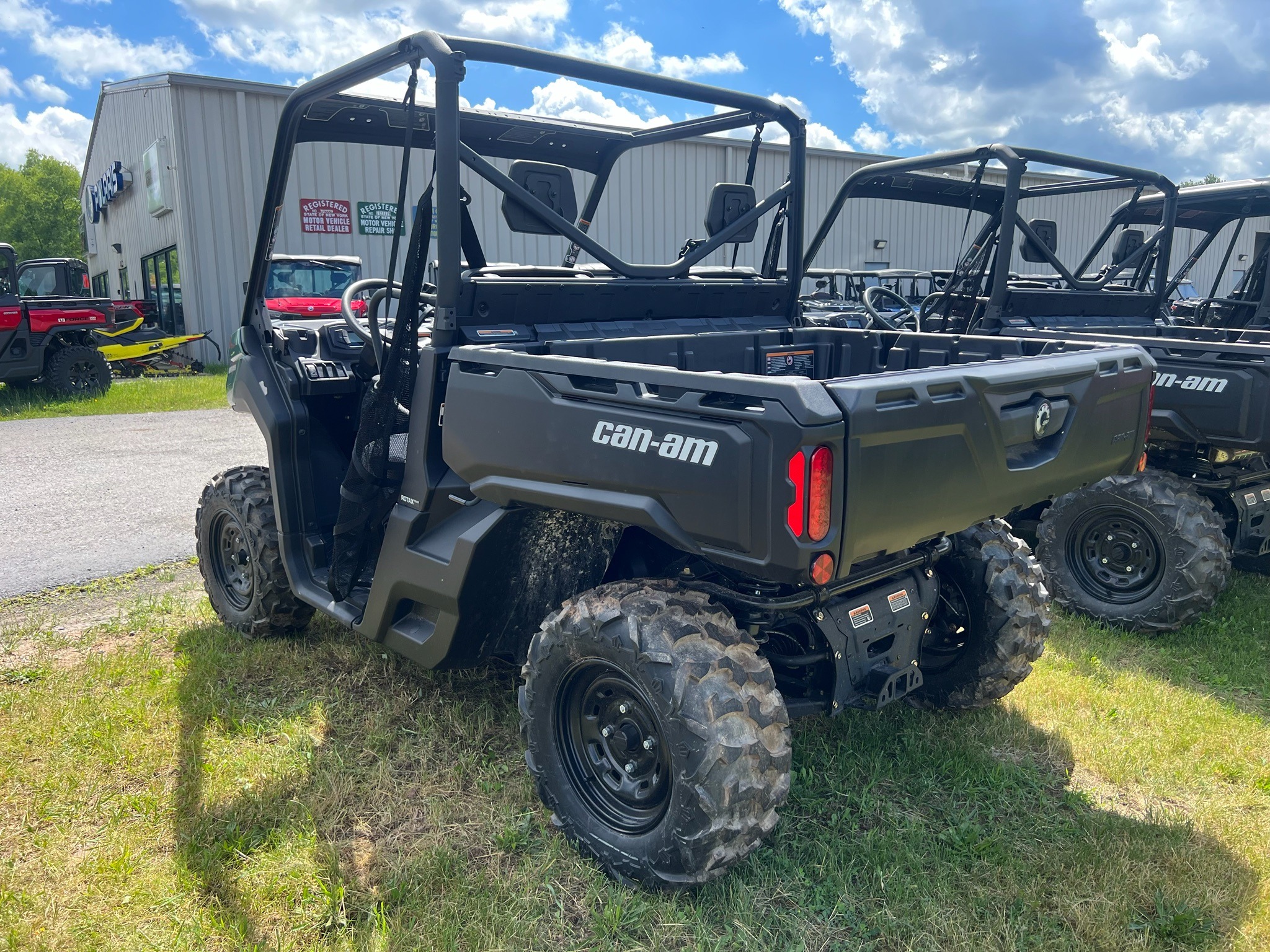 2026 Can-Am™ Defender HD7 5