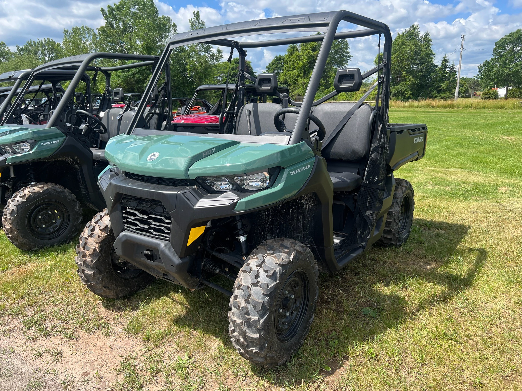 2026 Can-Am™ Defender HD7 1
