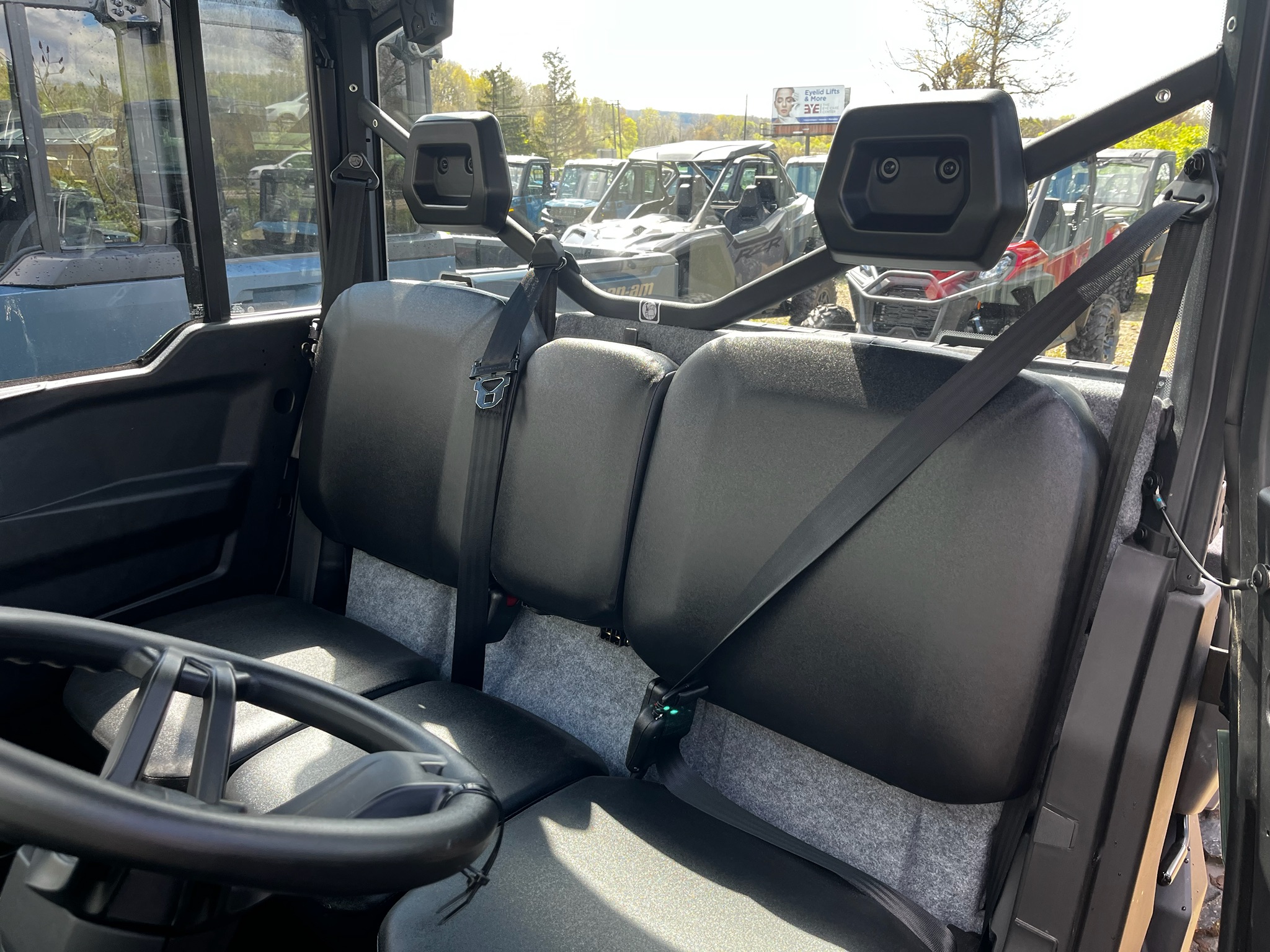 2026 Can-Am™ Defender DPS CAB HD10 5