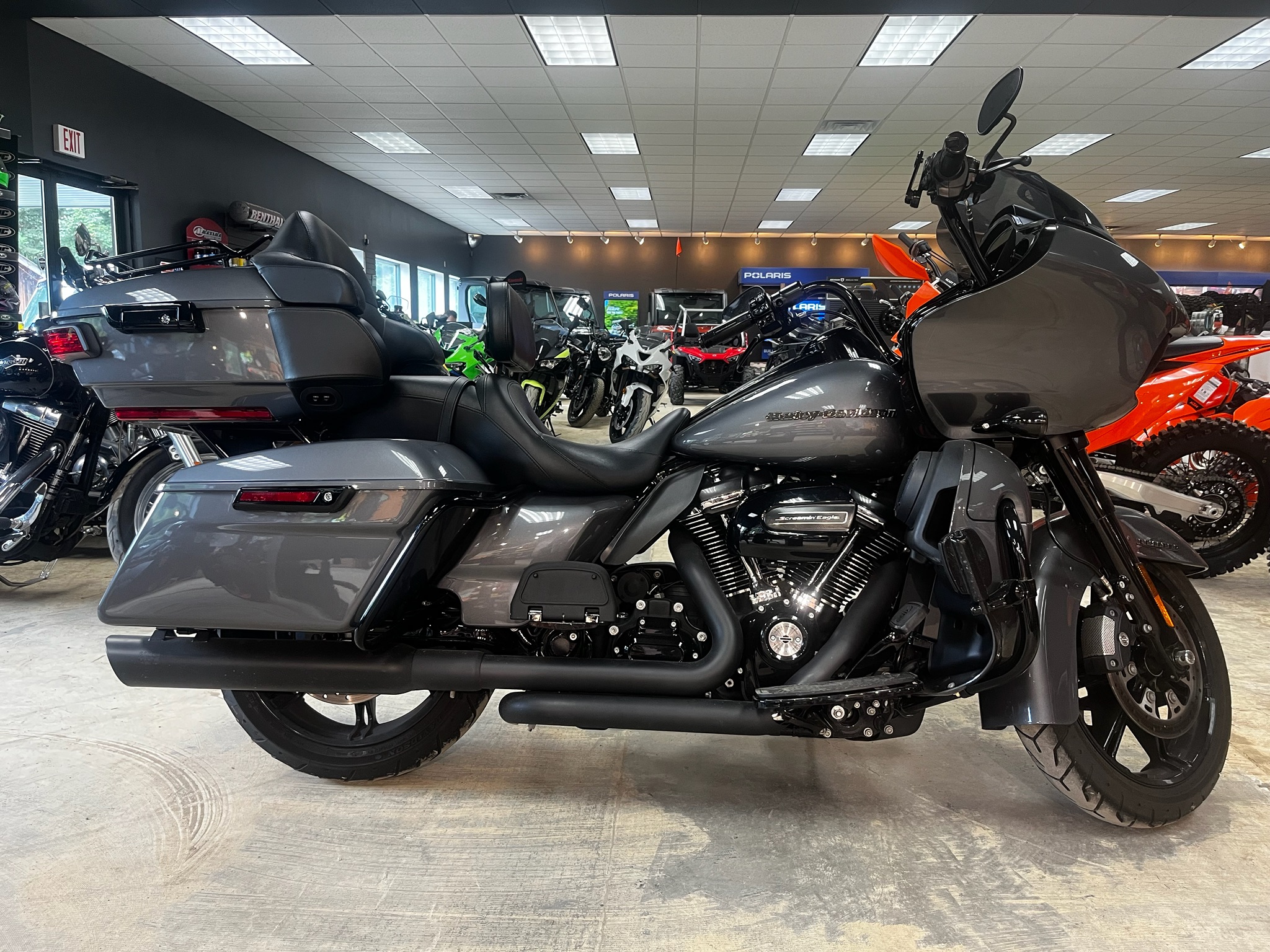 2021 Harley-Davidson Road Glide® Limited 1