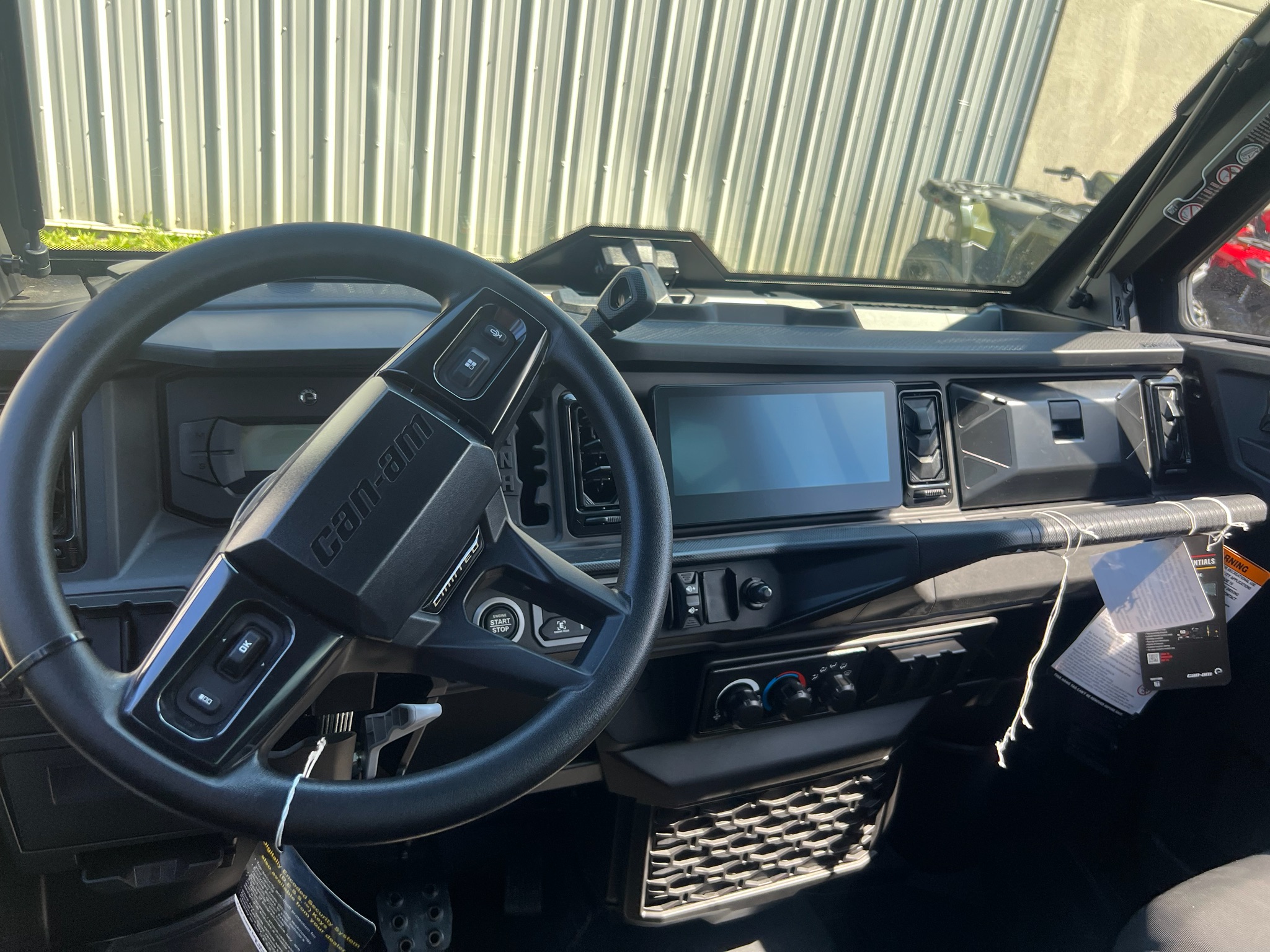 2026 Can-Am™ Defender Limited HD11 4