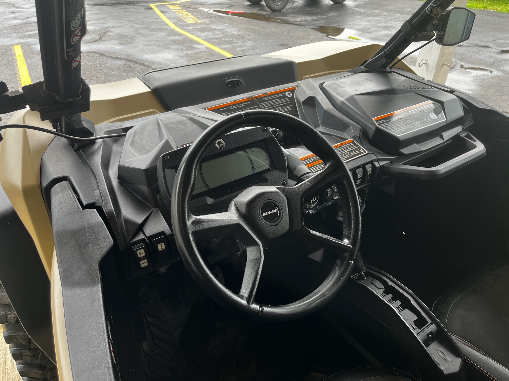 2023 Can-Am™ Commander XT-P 5