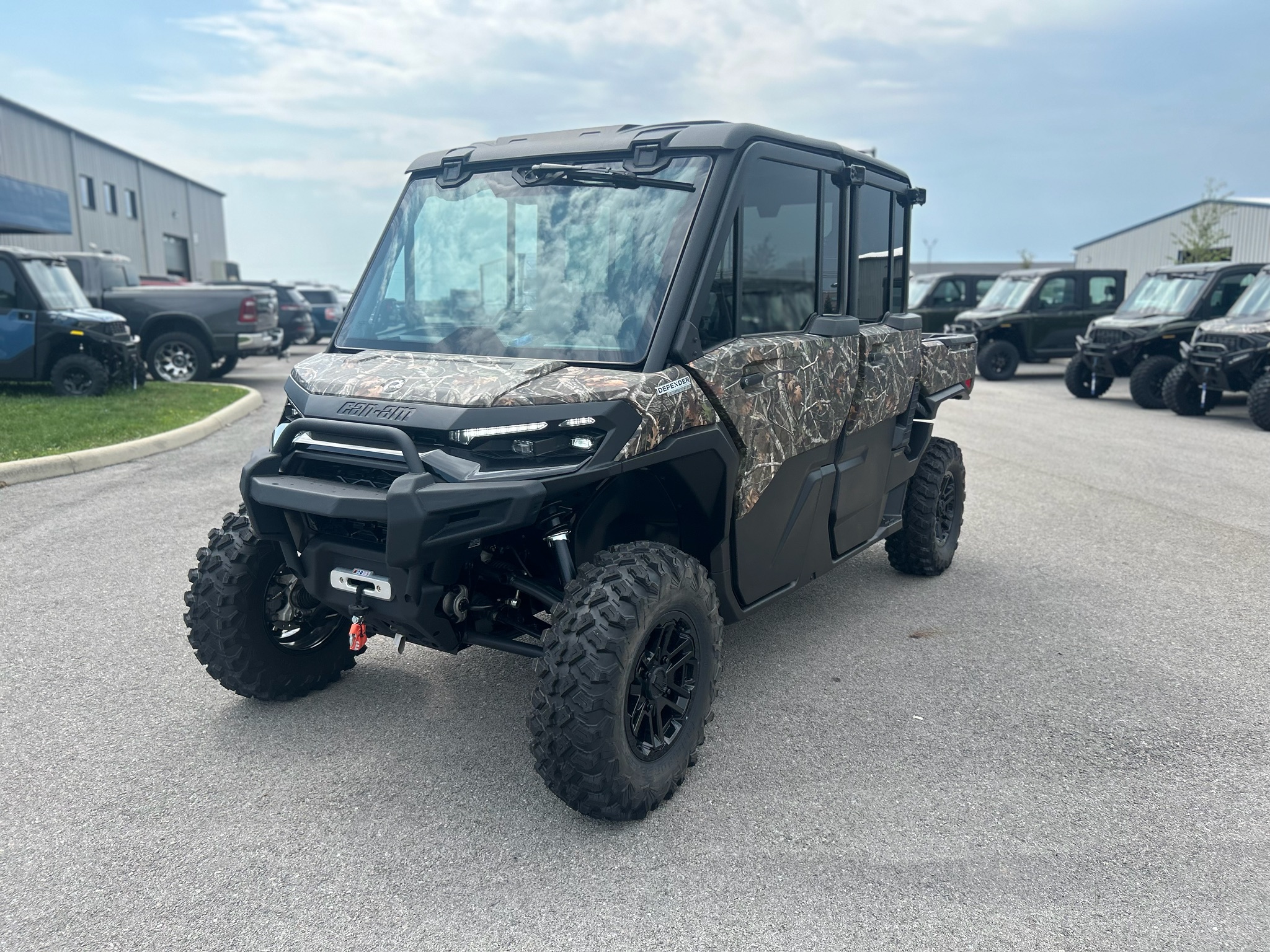2026 Can-Am Defender MAX Limited HD11