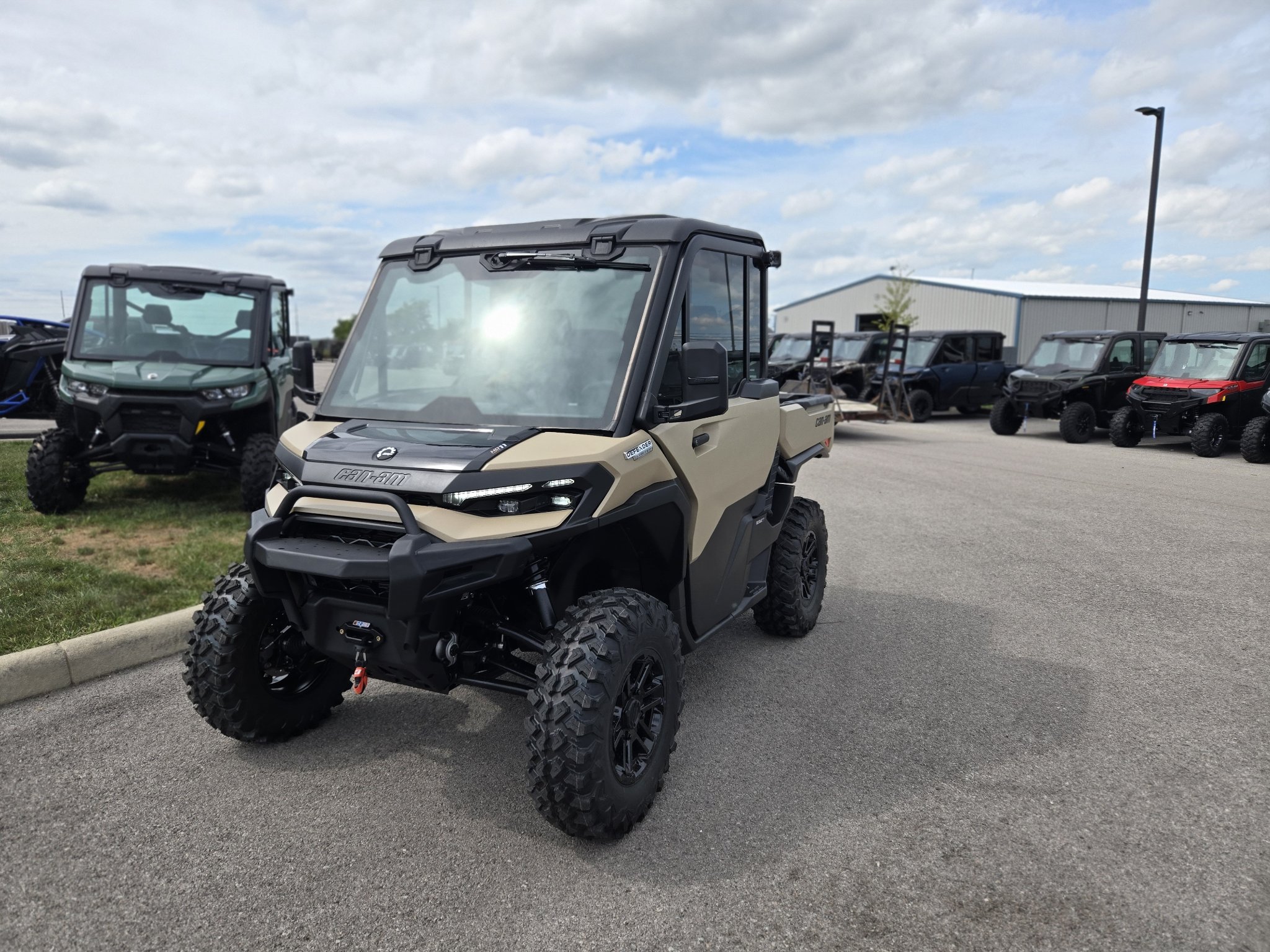 2027 Can-Am™ Defender Limited HD11 1