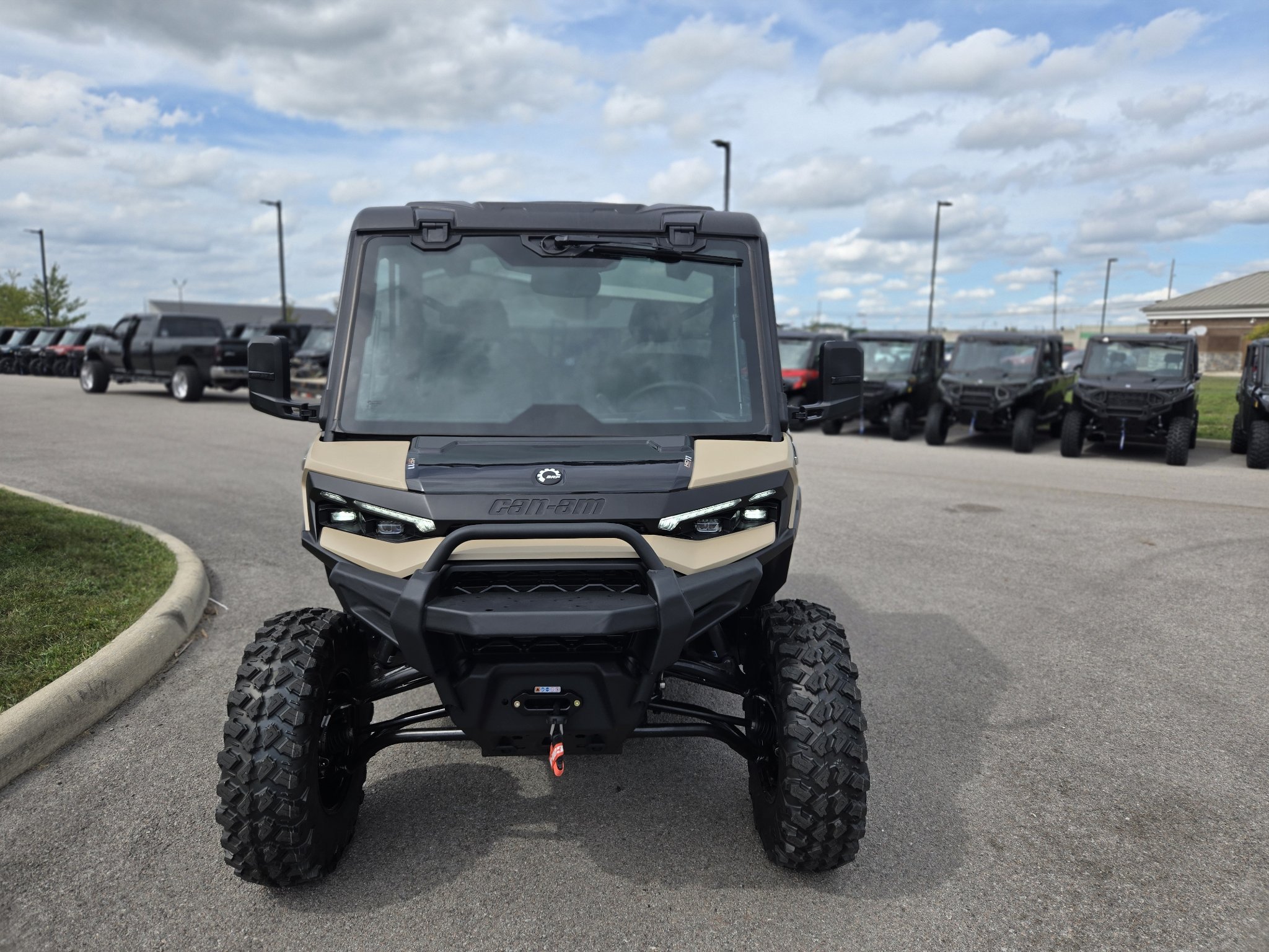 2027 Can-Am™ Defender Limited HD11 2