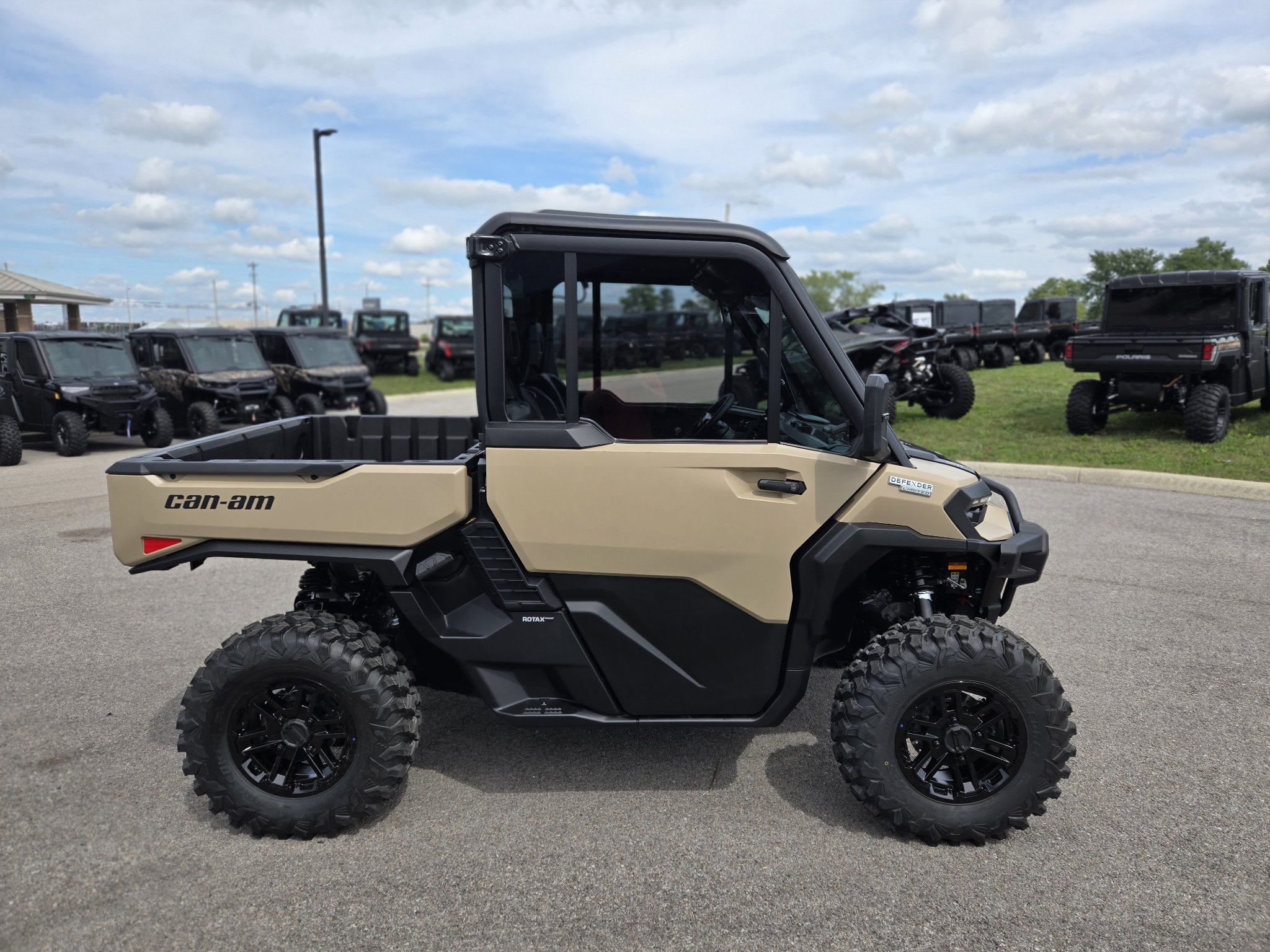 2027 Can-Am™ Defender Limited HD11 3